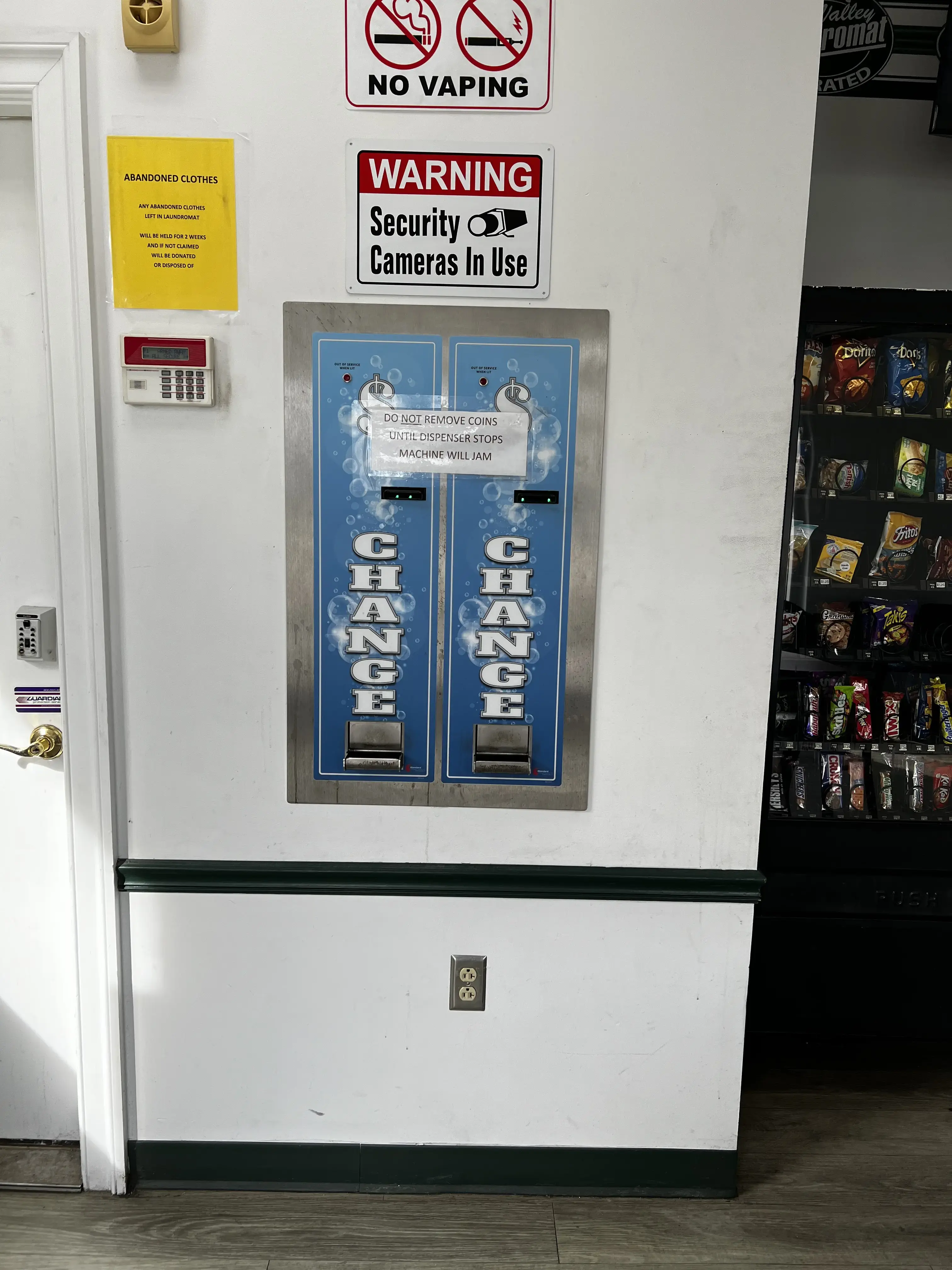 Monongahela 24hr Laundromat - Image 15