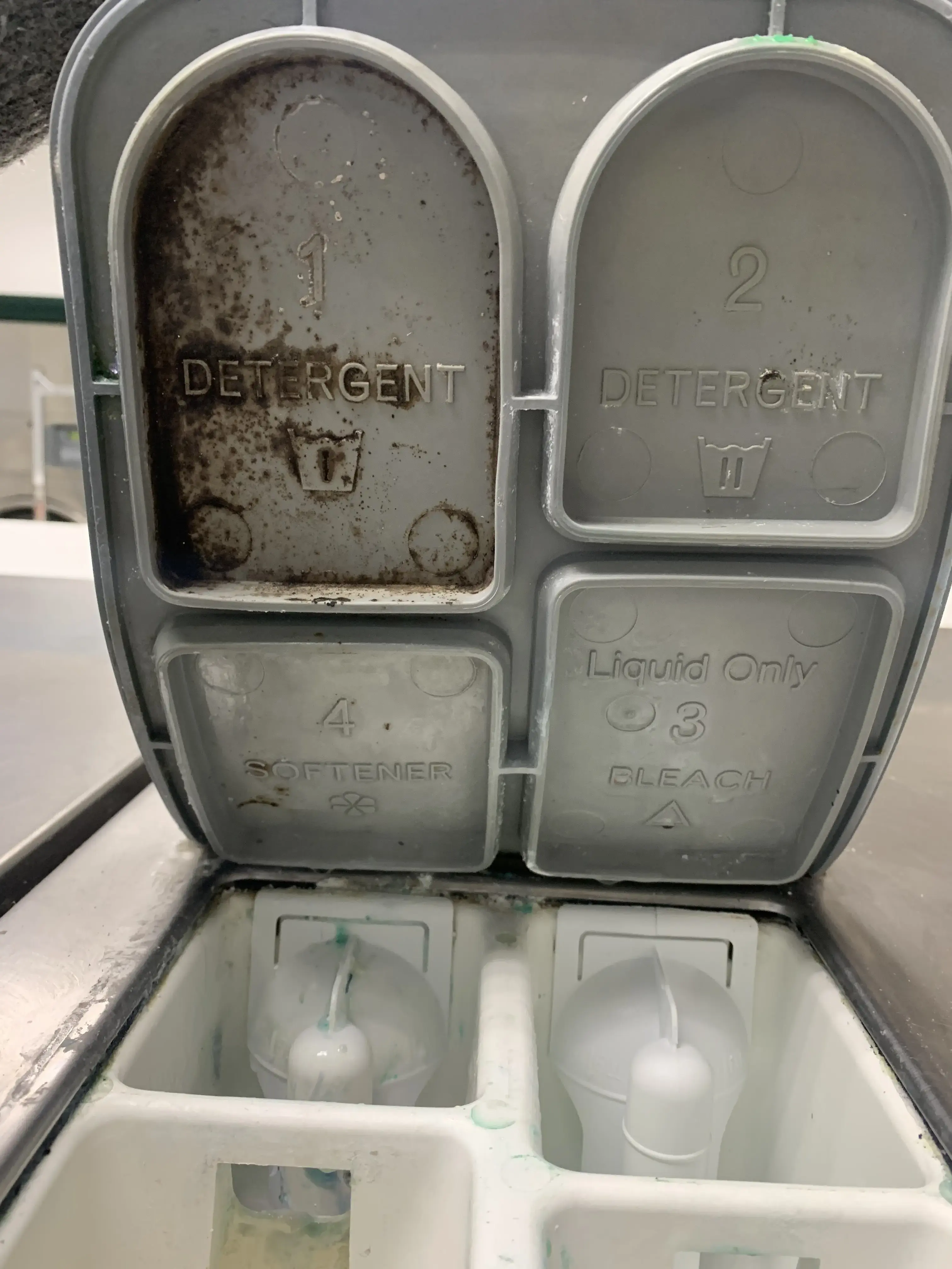 Monongahela 24hr Laundromat - Image 19