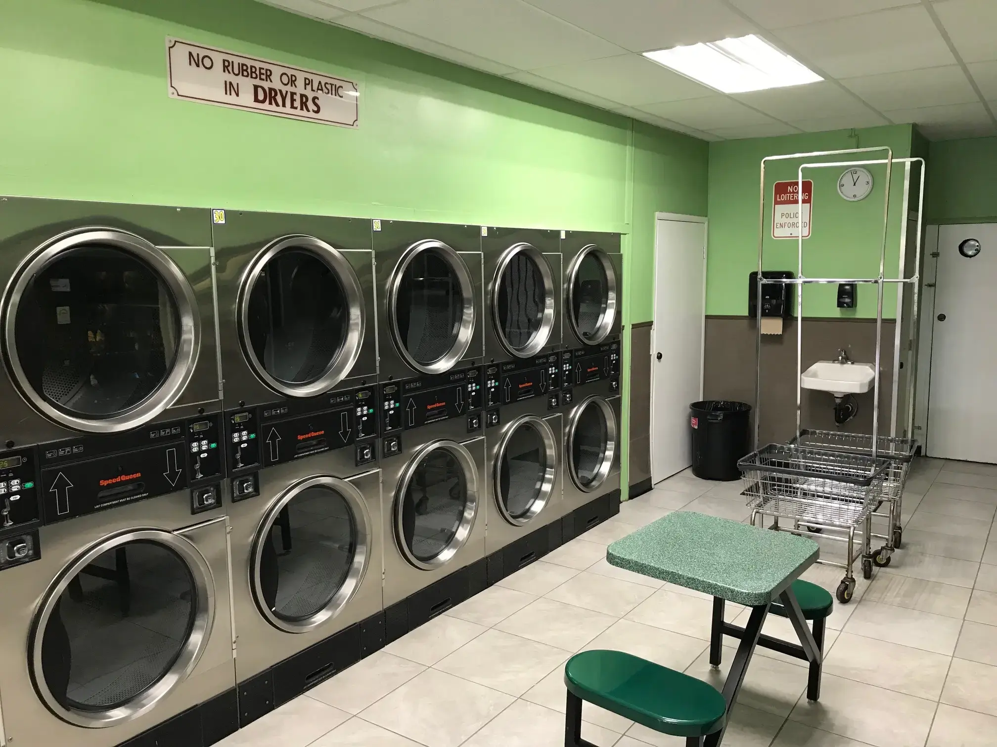 Monrovia Coin Laundry thumbnail 15
