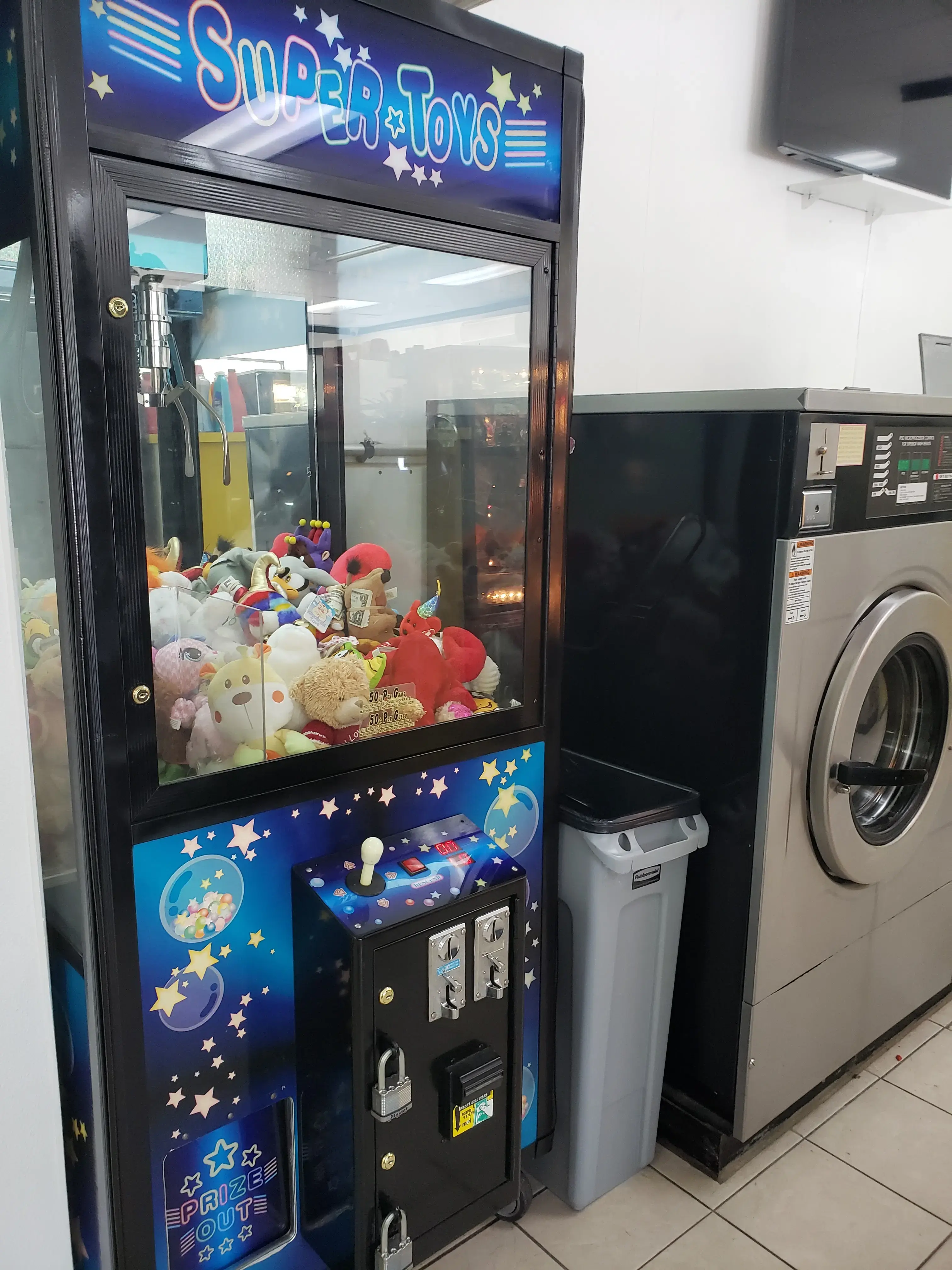 Monrovia Coin Laundry thumbnail 16