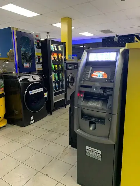 Monrovia Coin Laundry - Image 9