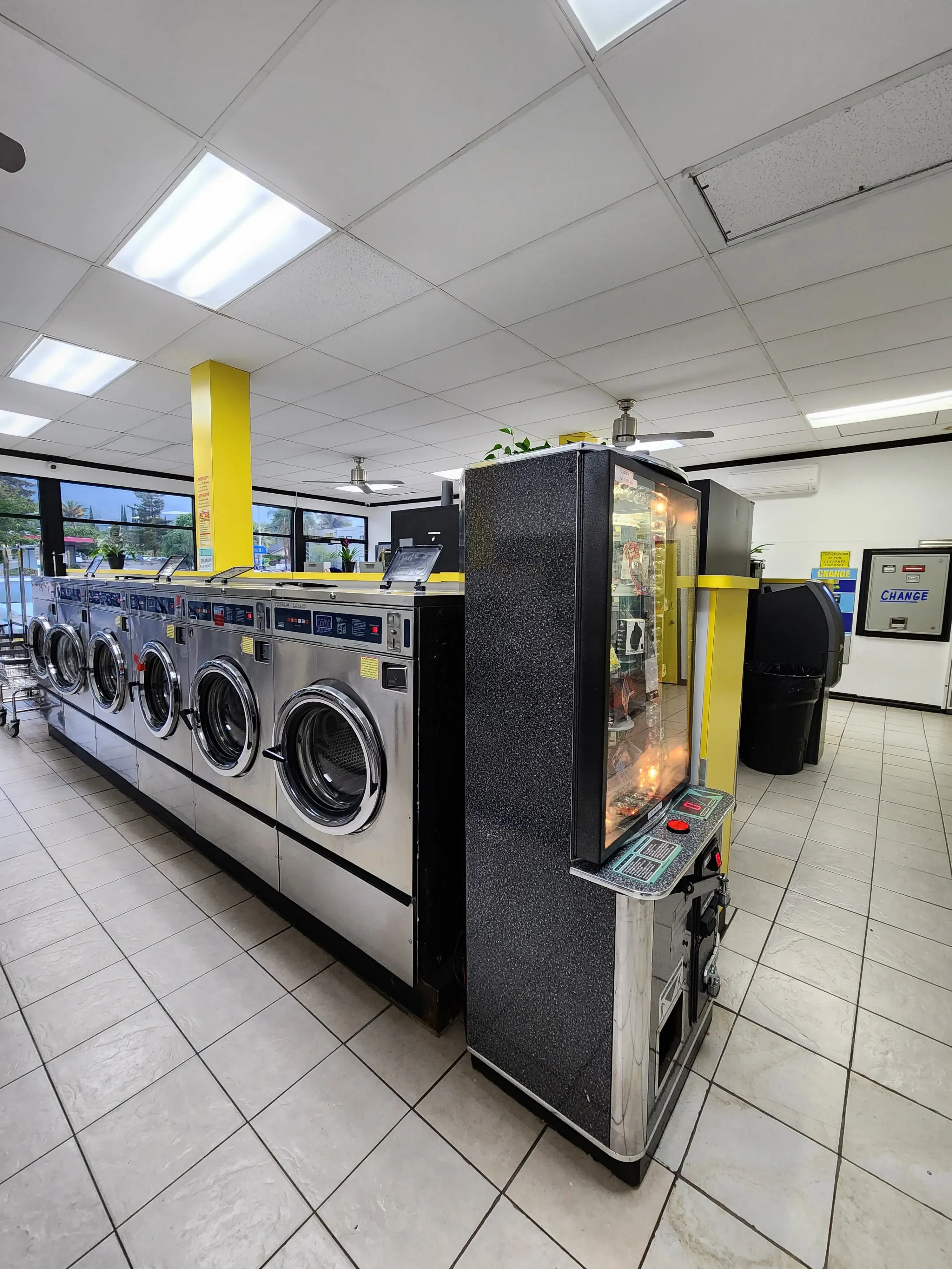 Monrovia Coin Laundry - Image 3