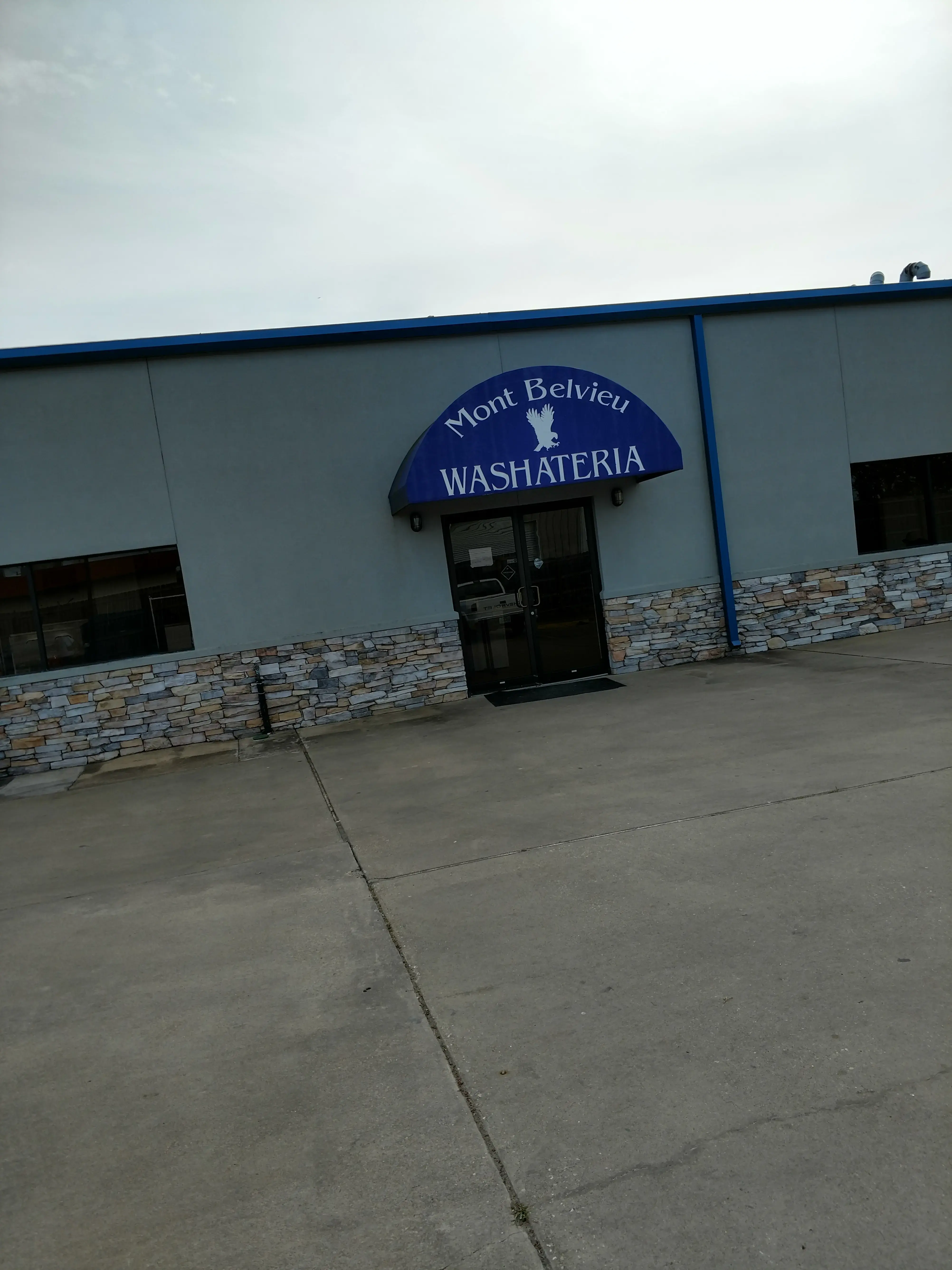 Mont Belvieu Washateria - Image 18
