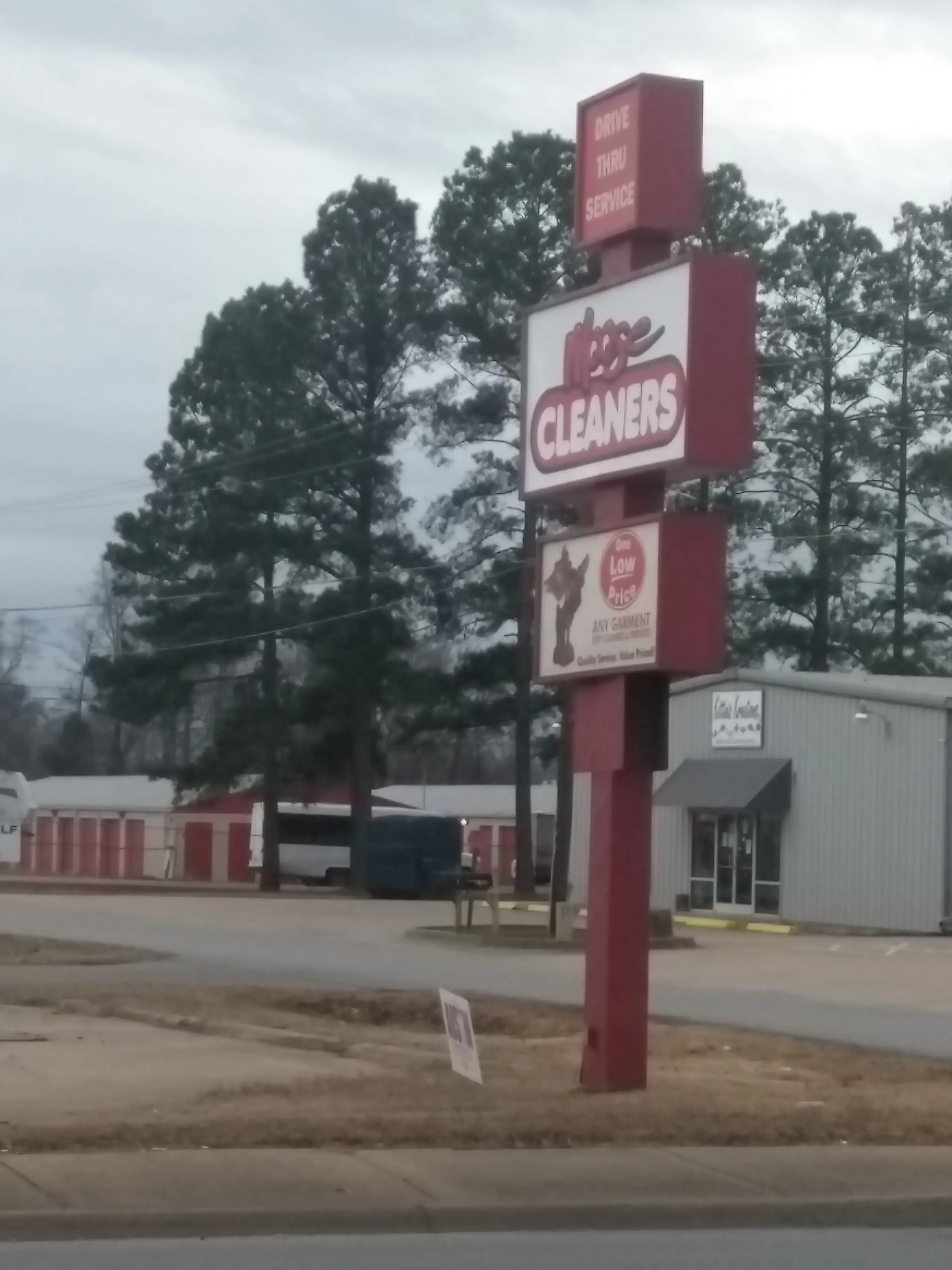 Moose Cleaners location