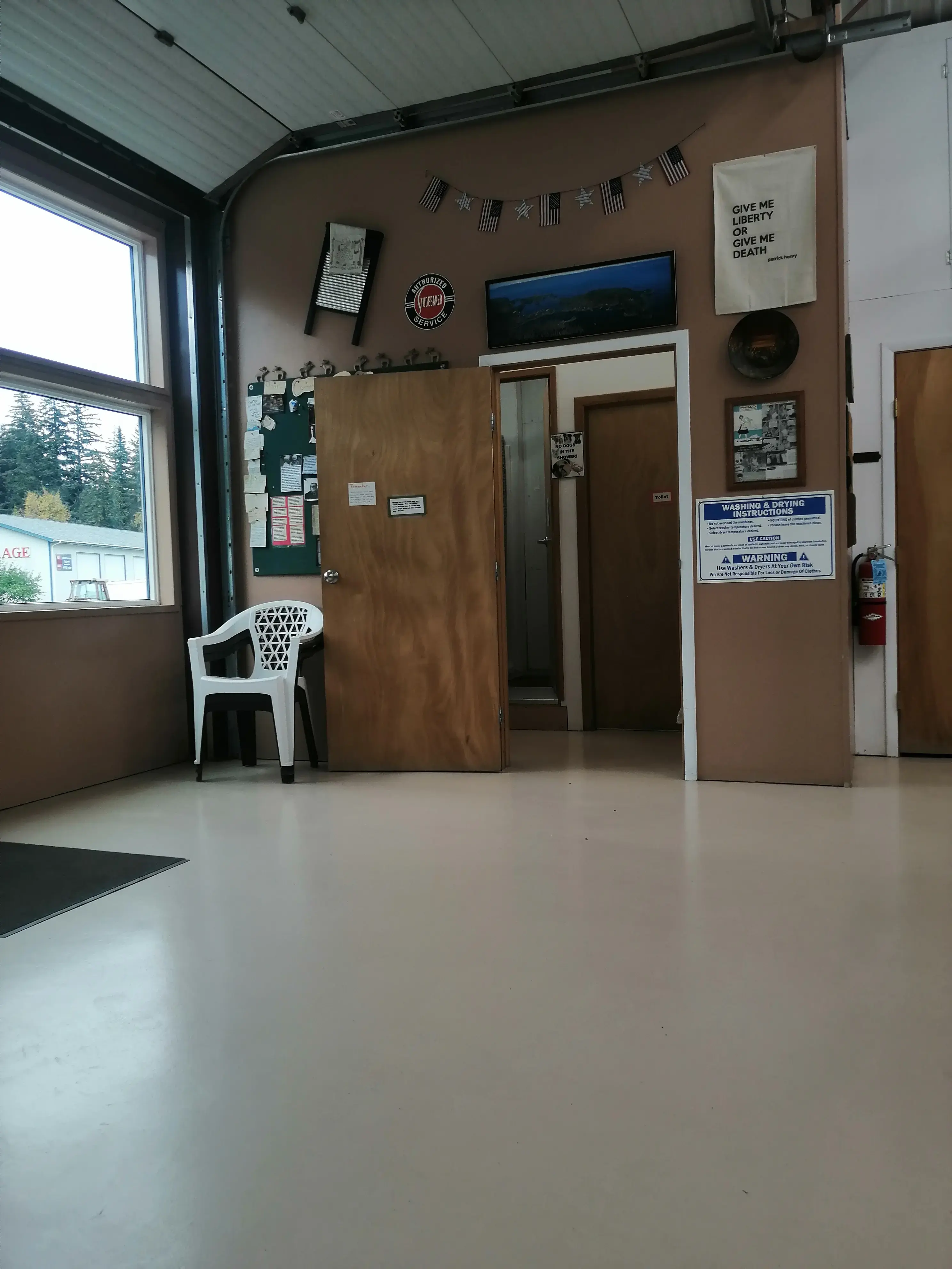 Moose Horn Cafe & Laundromat - Image 5
