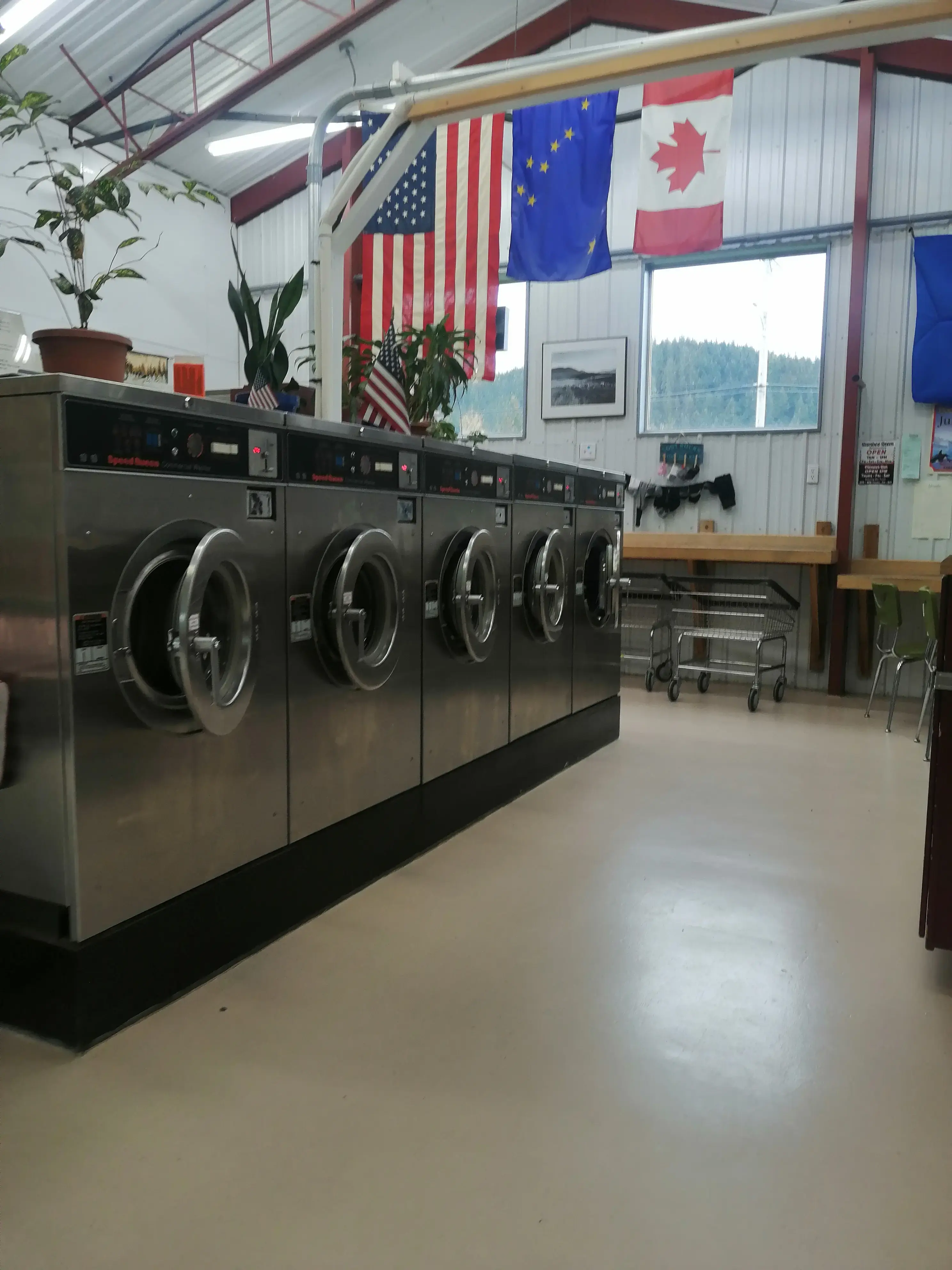 Moose Horn Cafe & Laundromat - Image 4