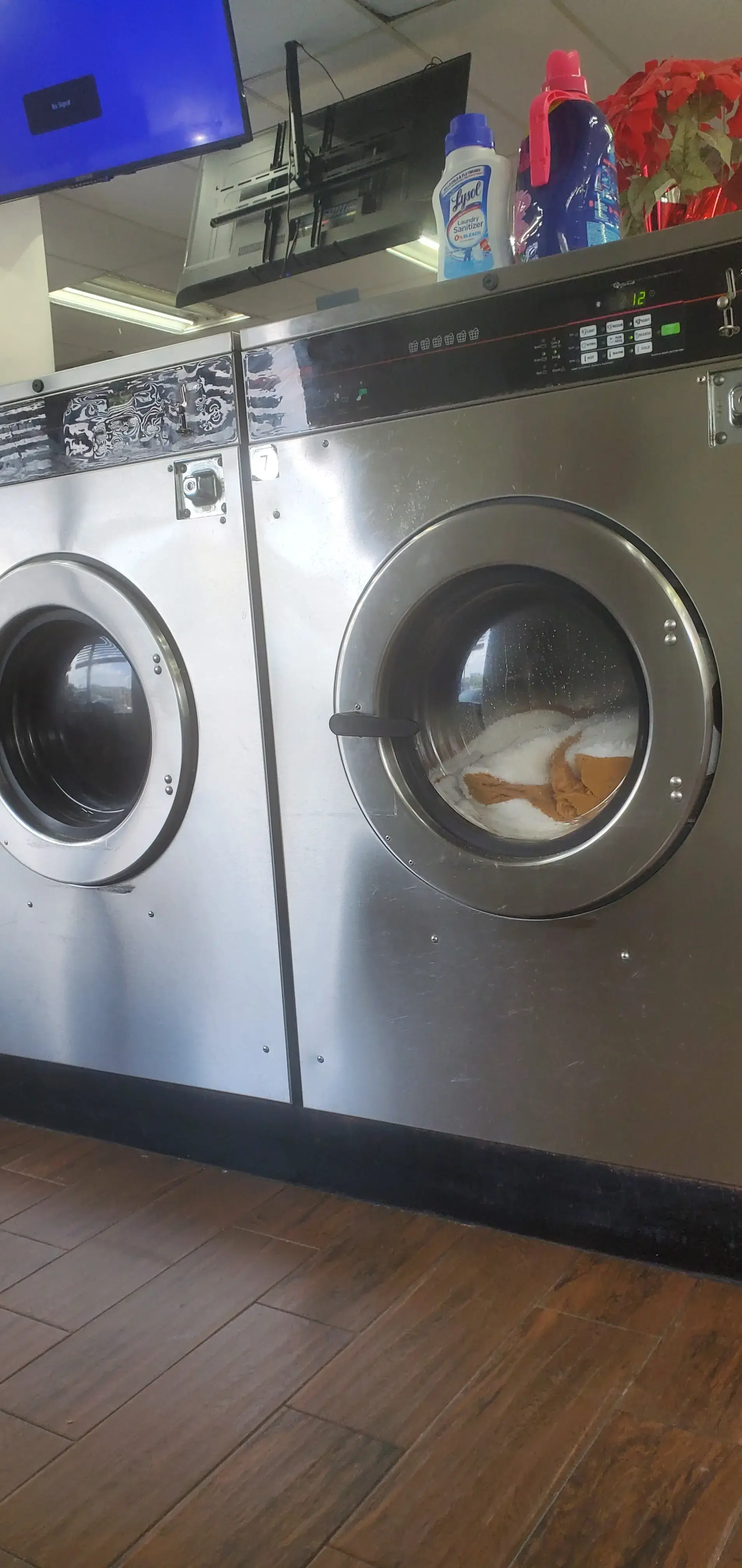 Morris Family Laundry thumbnail 16