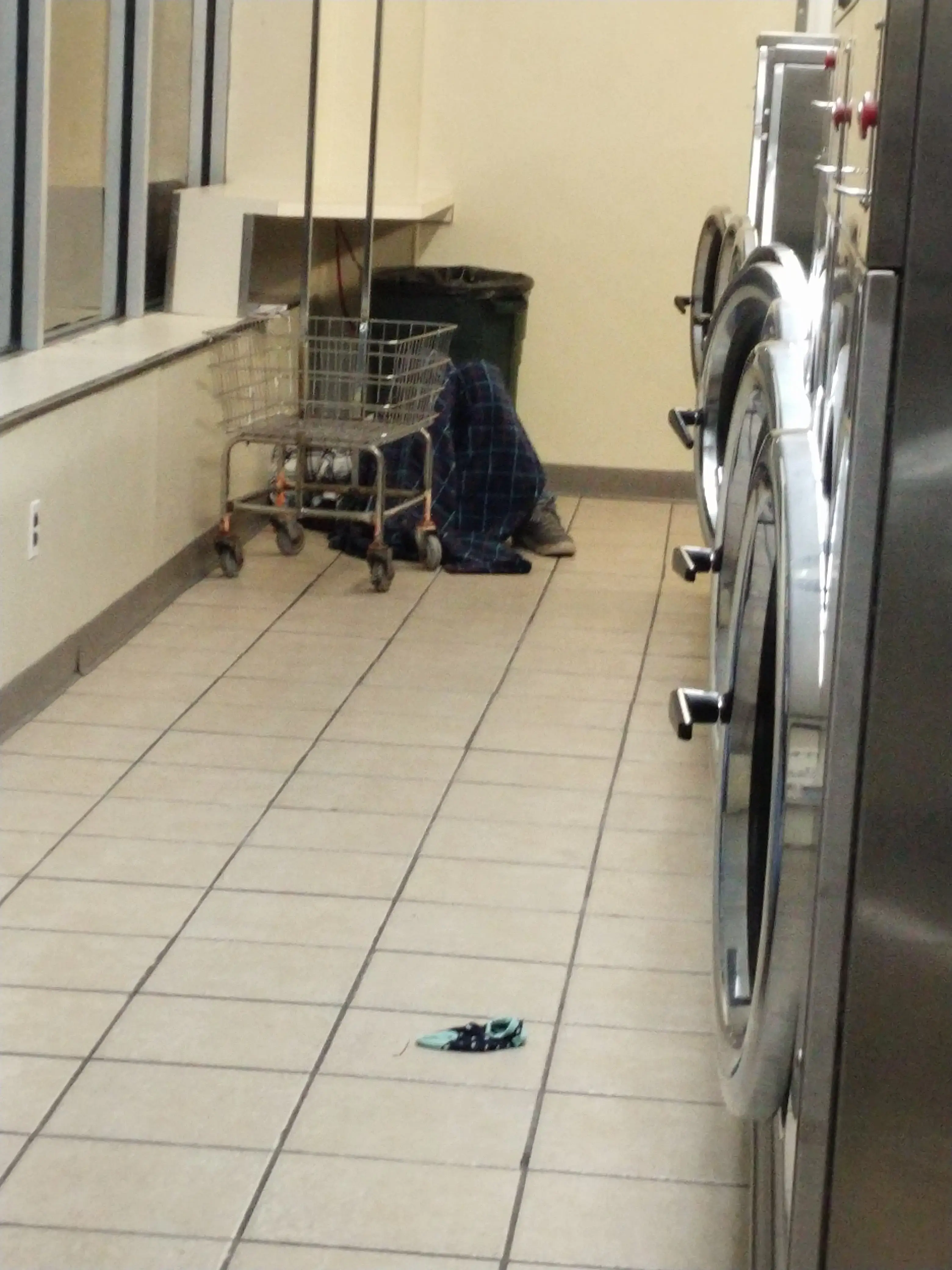 Morton Laundromat - Image 6
