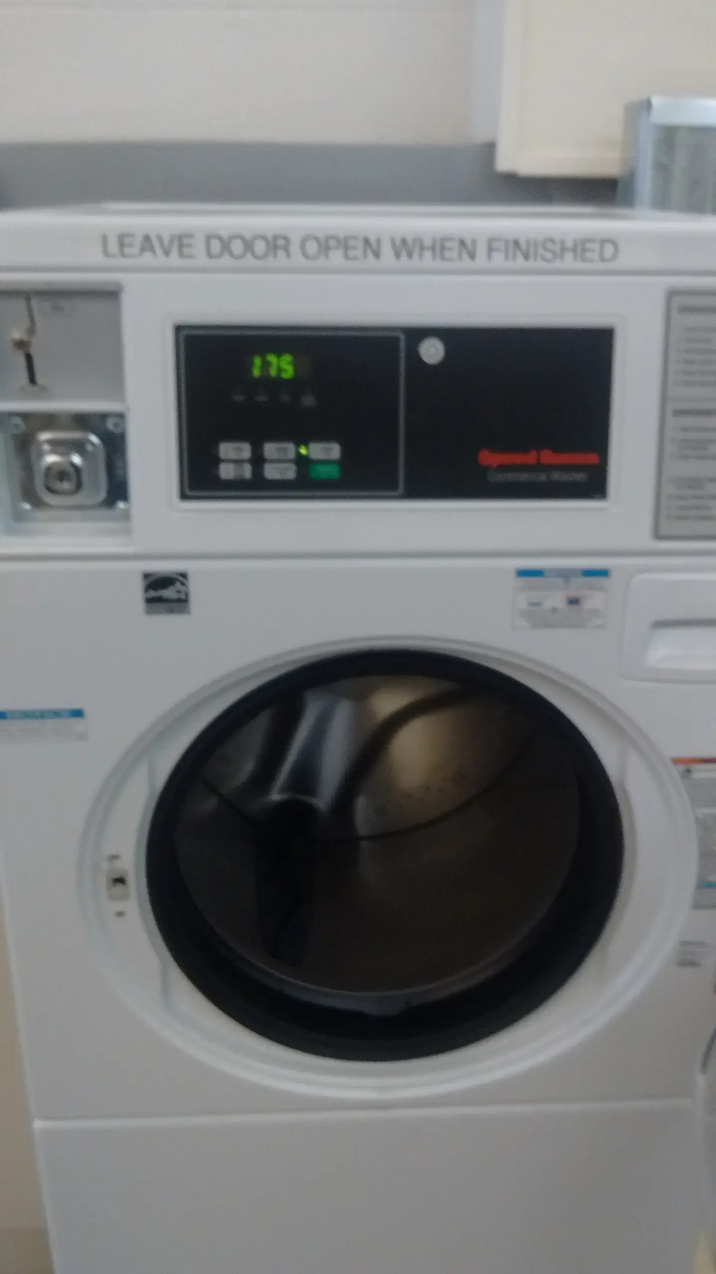 Mound Street Laundromat thumbnail 12