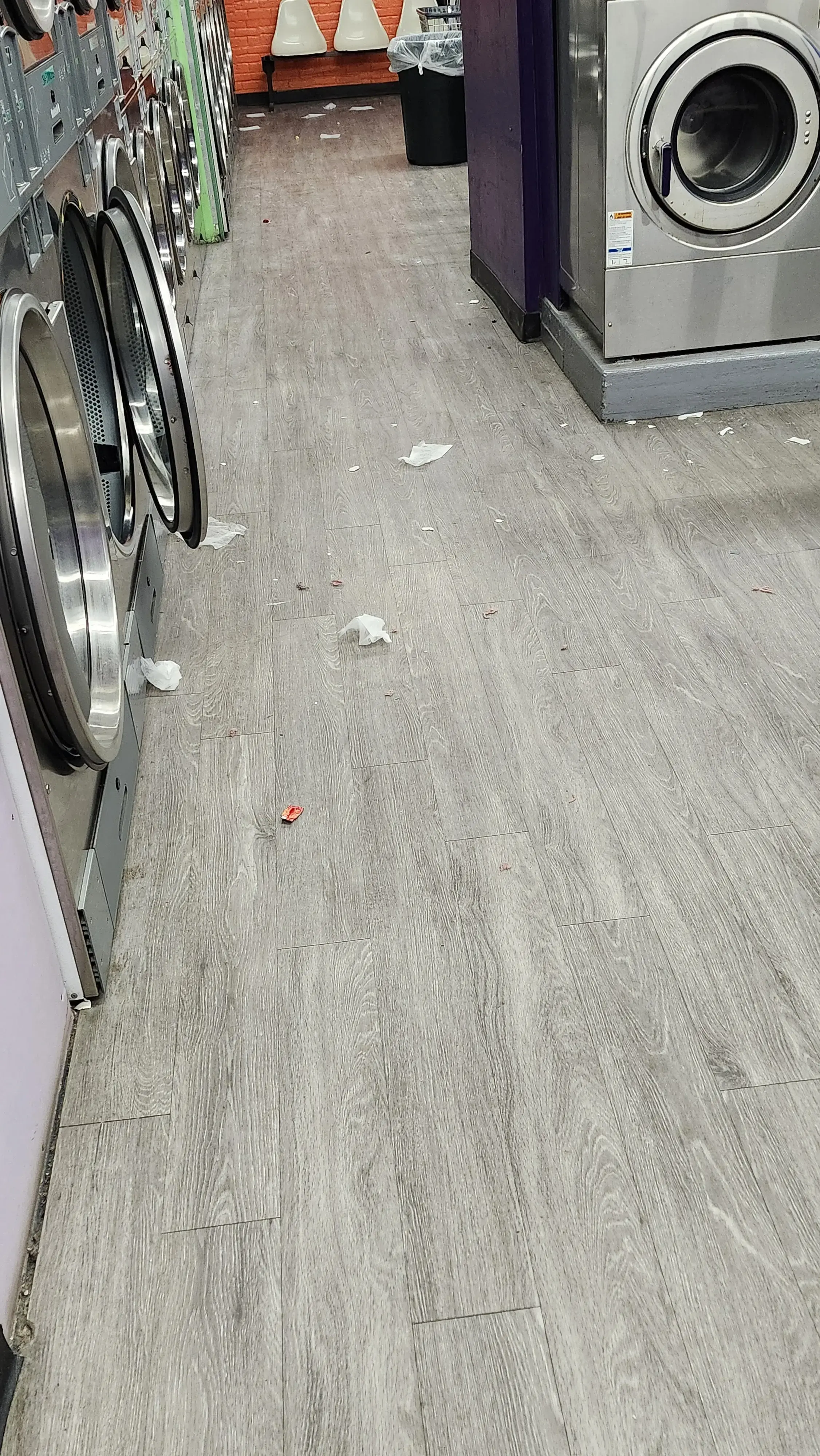 Mount Pocono Laundromat - Image 13