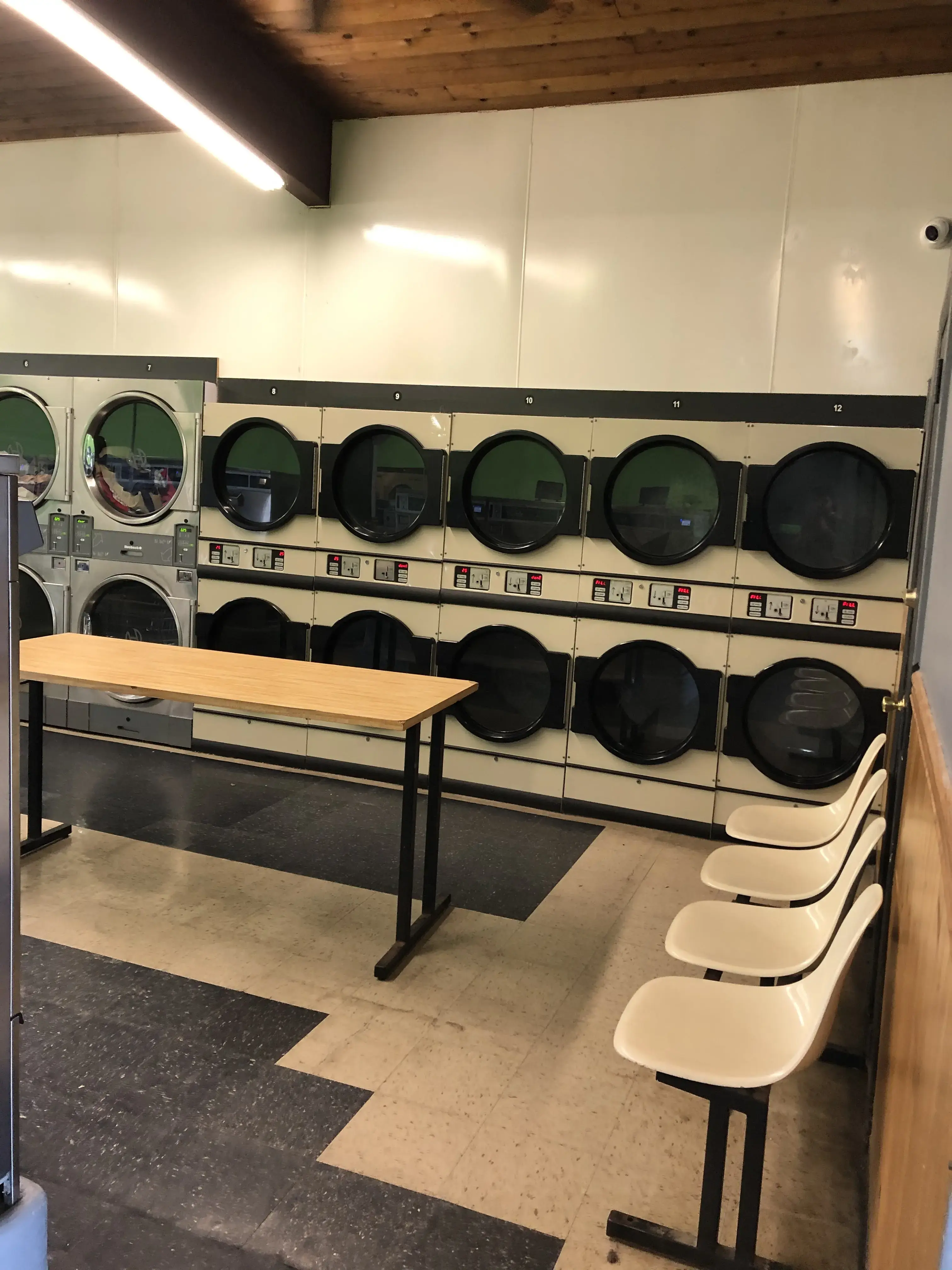 Mount Pocono Laundromat - Image 9