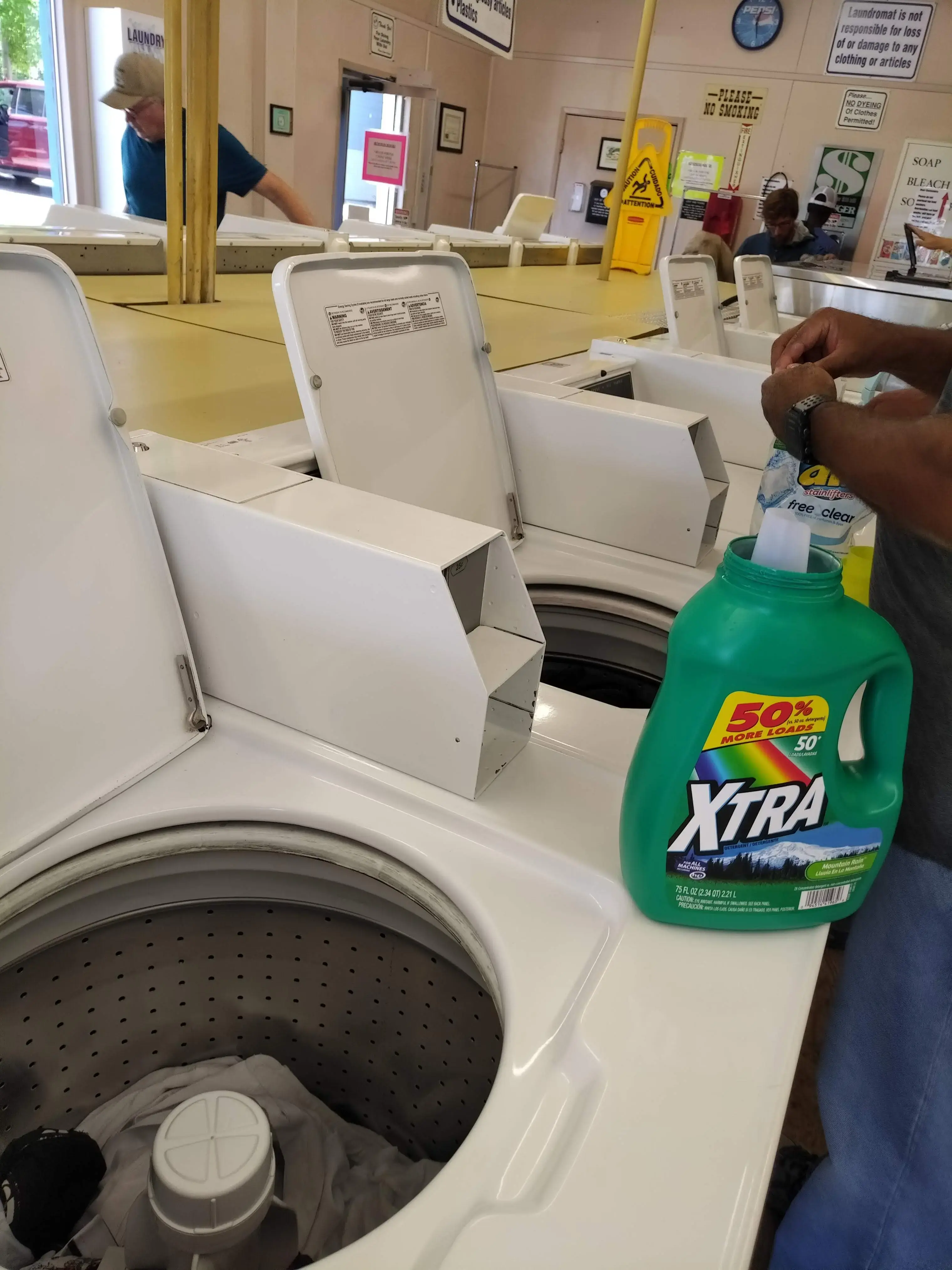 Mount Shasta Laundromat & Car Wash - Image 16