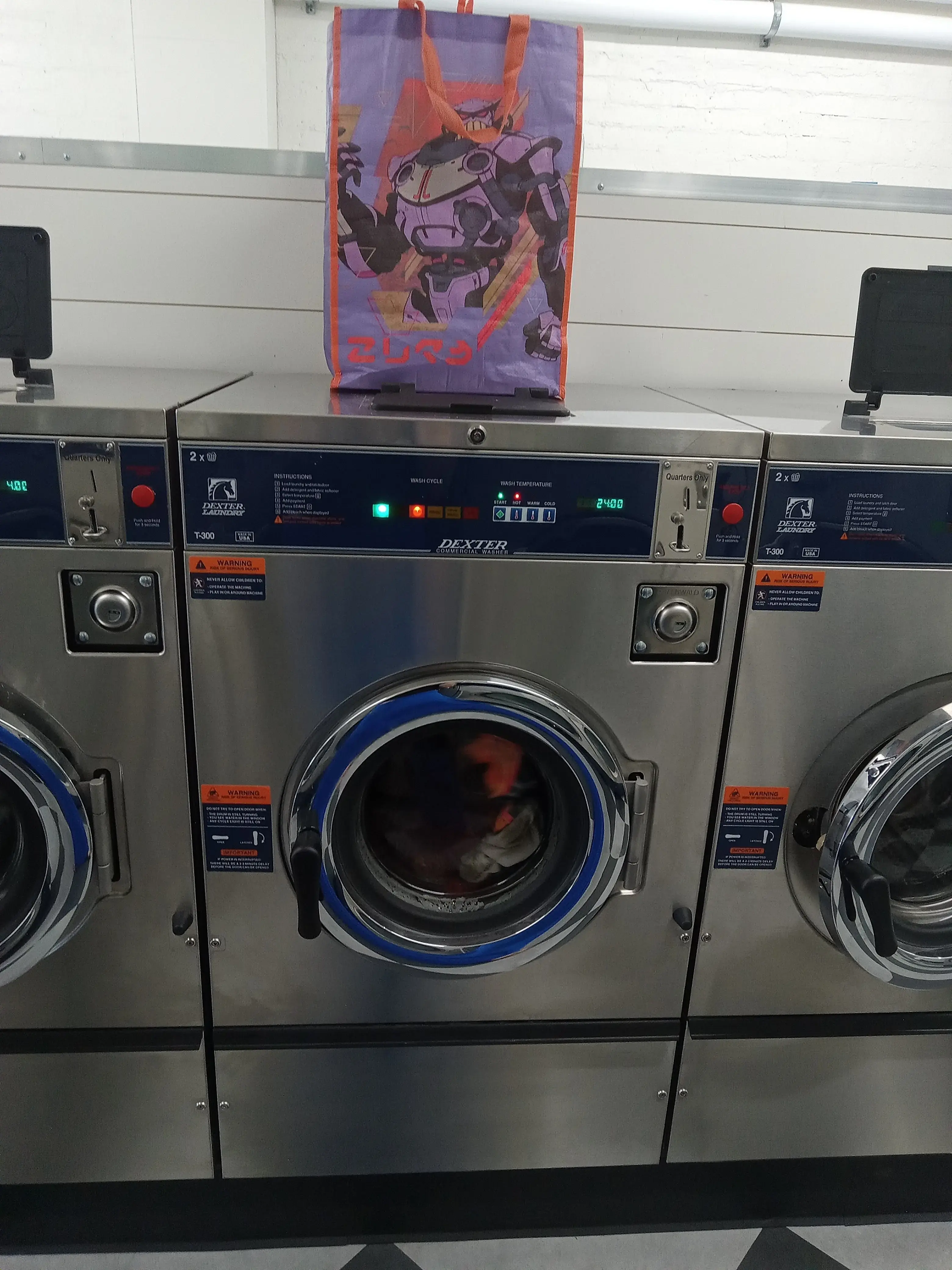 Mount Shasta Laundromat & Car Wash - Image 9