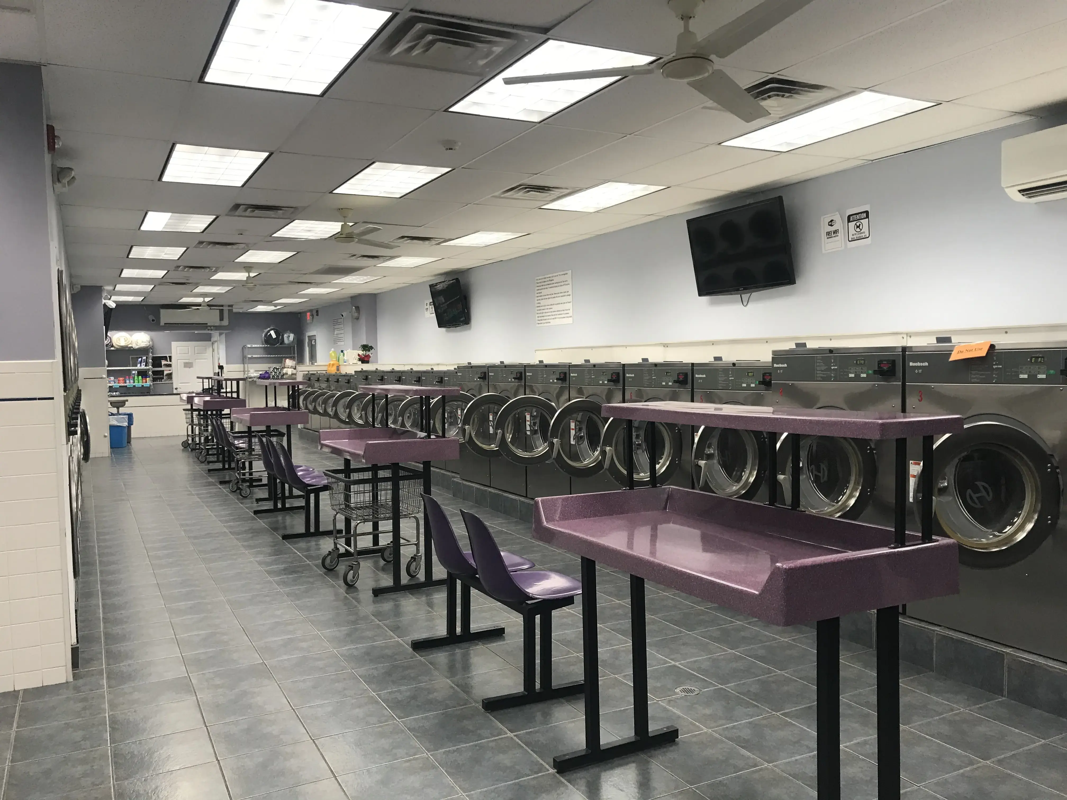 Mountain Ave Laundromat thumbnail 16