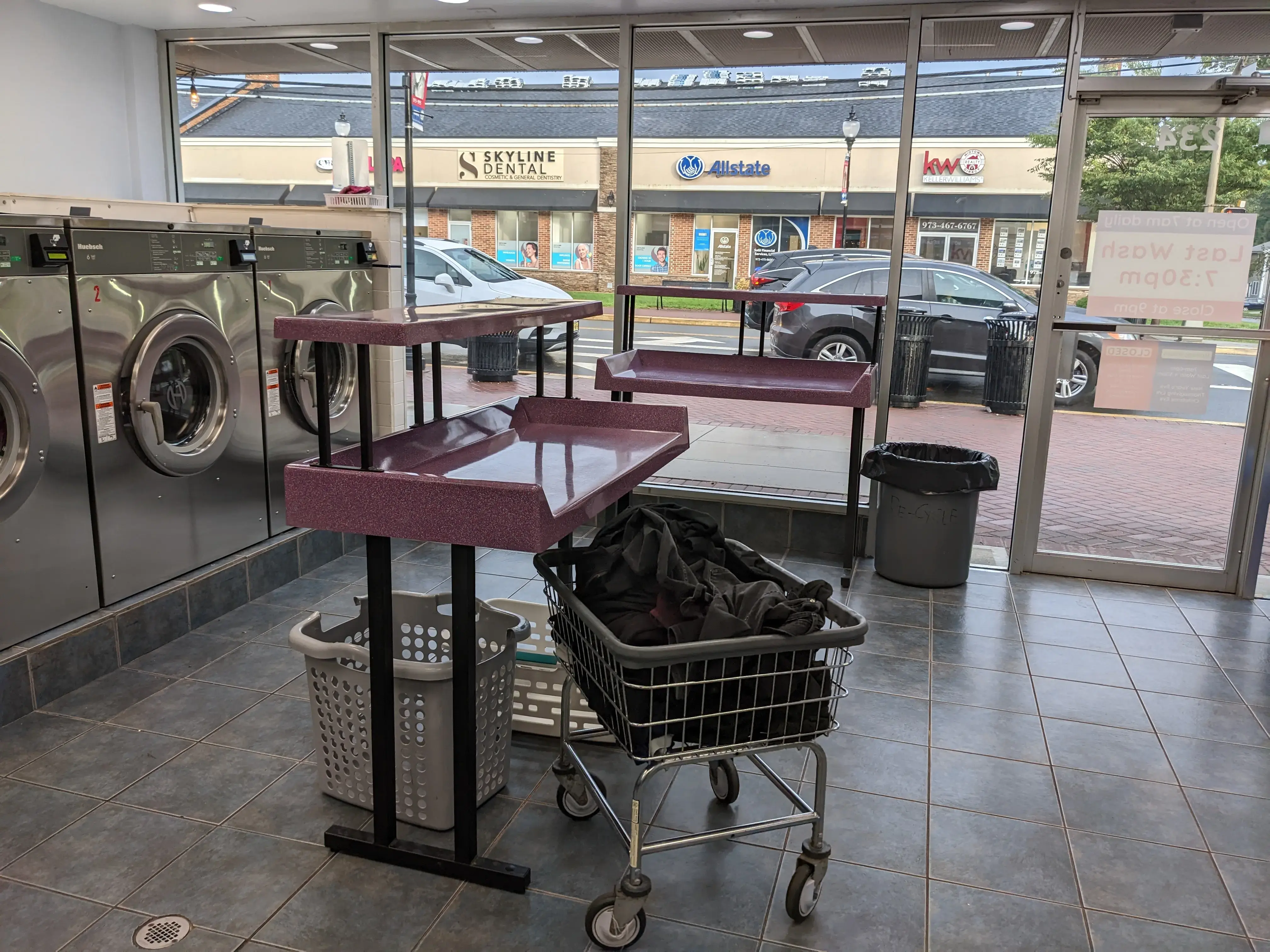Mountain Ave Laundromat thumbnail 3