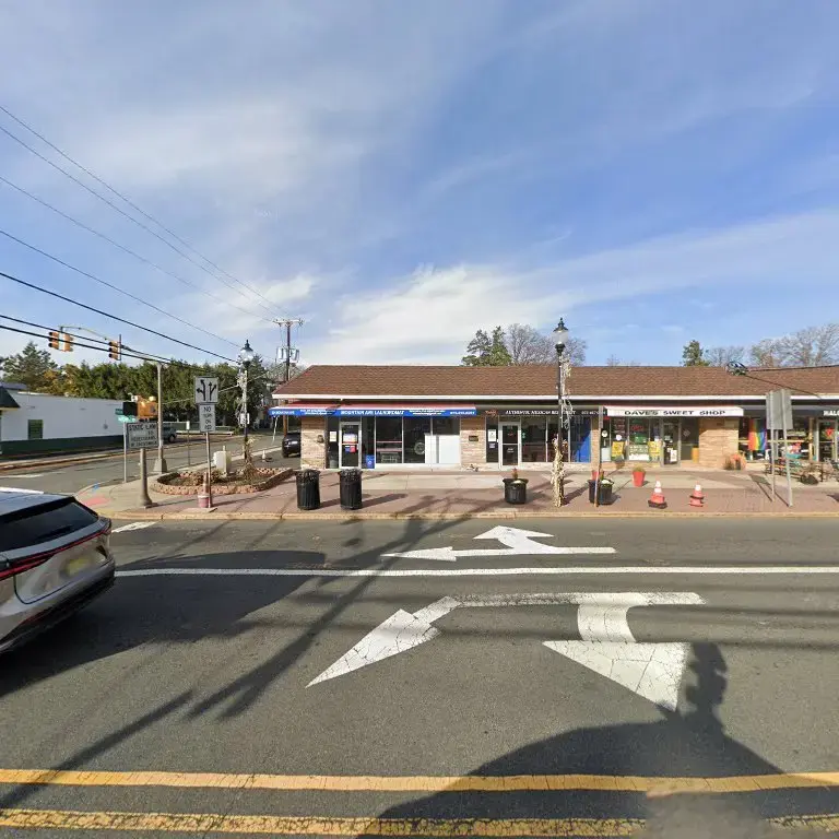 Mountain Ave Laundromat - Image 19