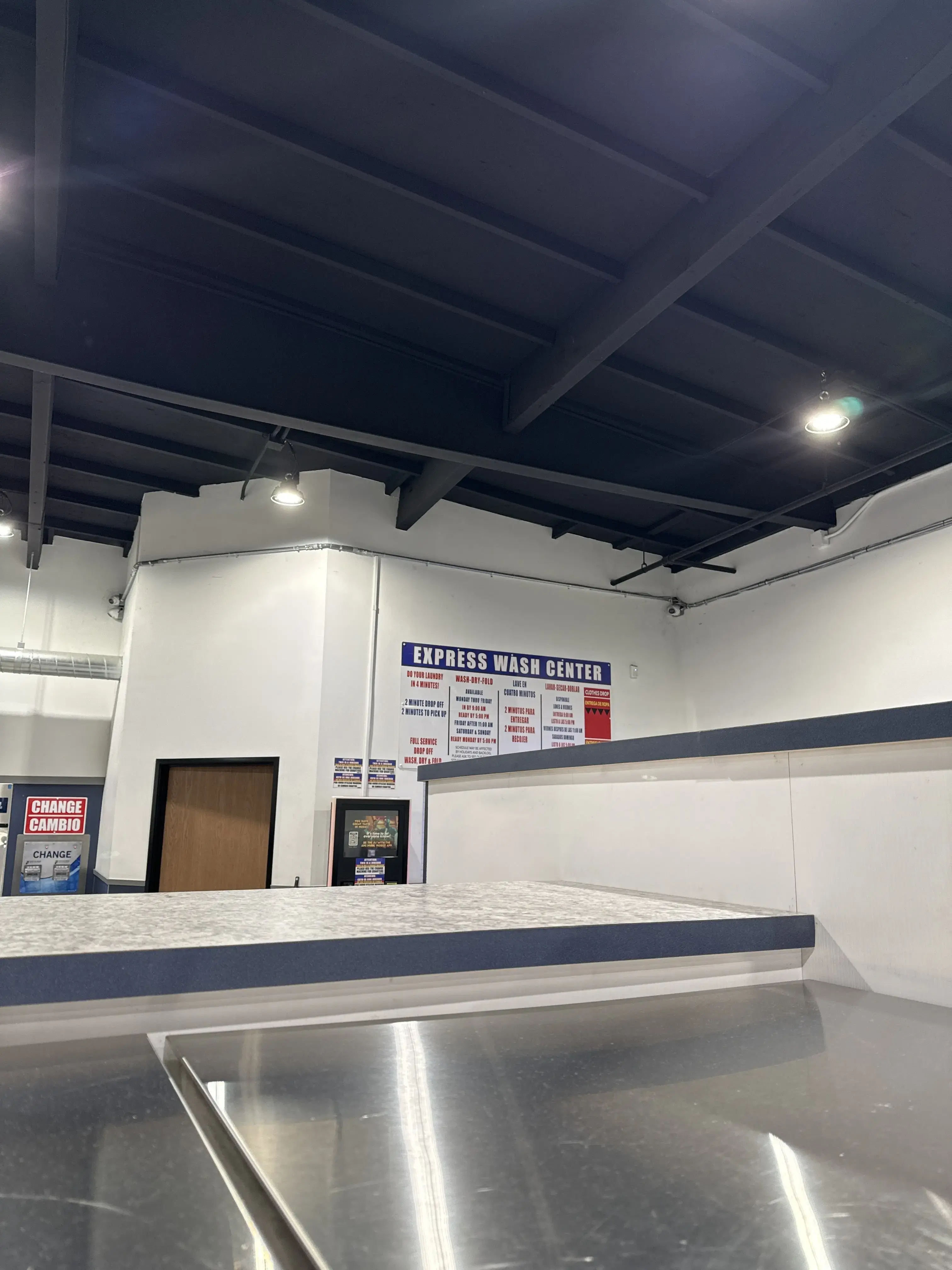 Mountain Coin Laundry/ Lavanderia thumbnail 16