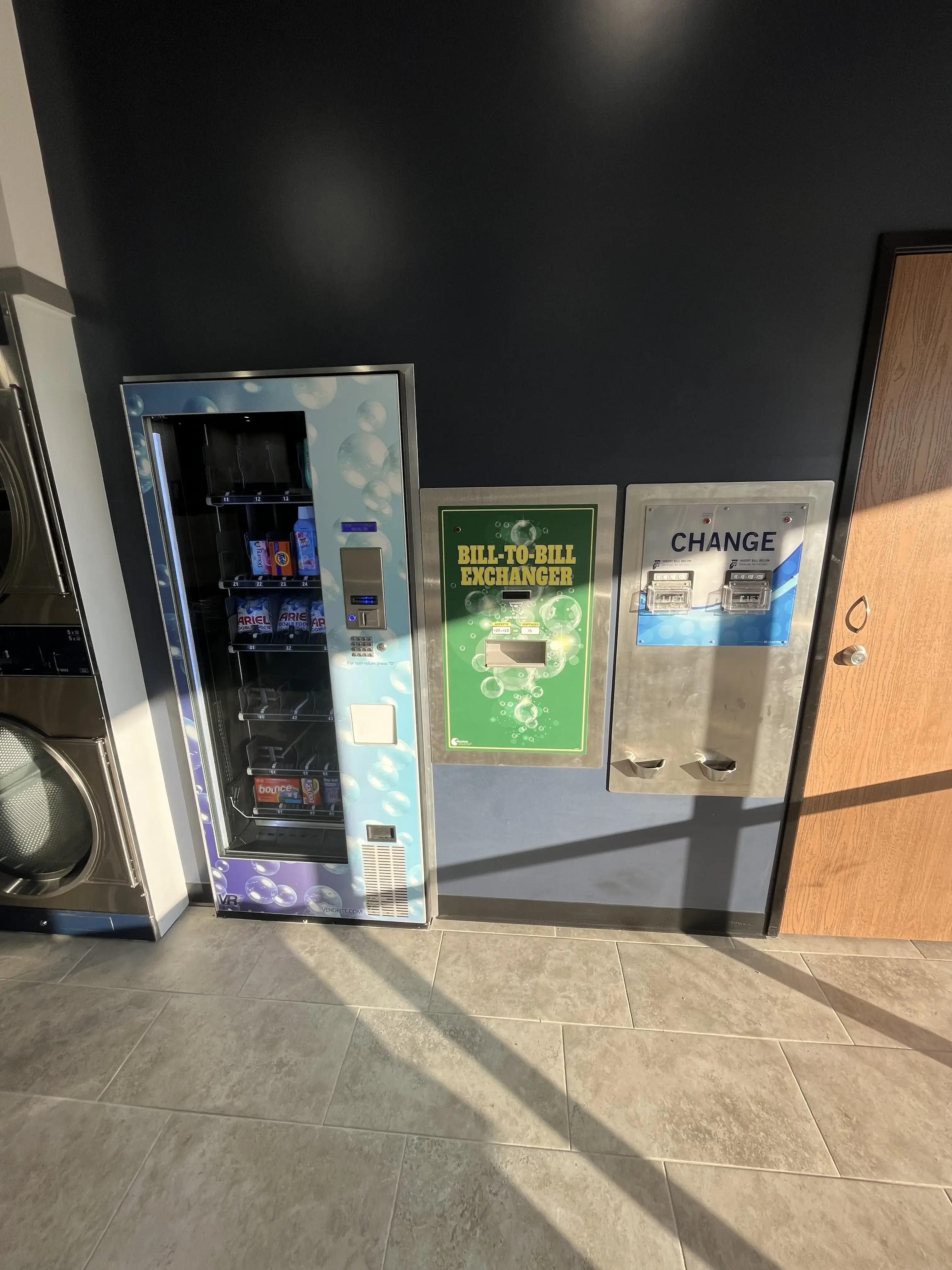 Mountain Coin Laundry/ Lavanderia - Image 12