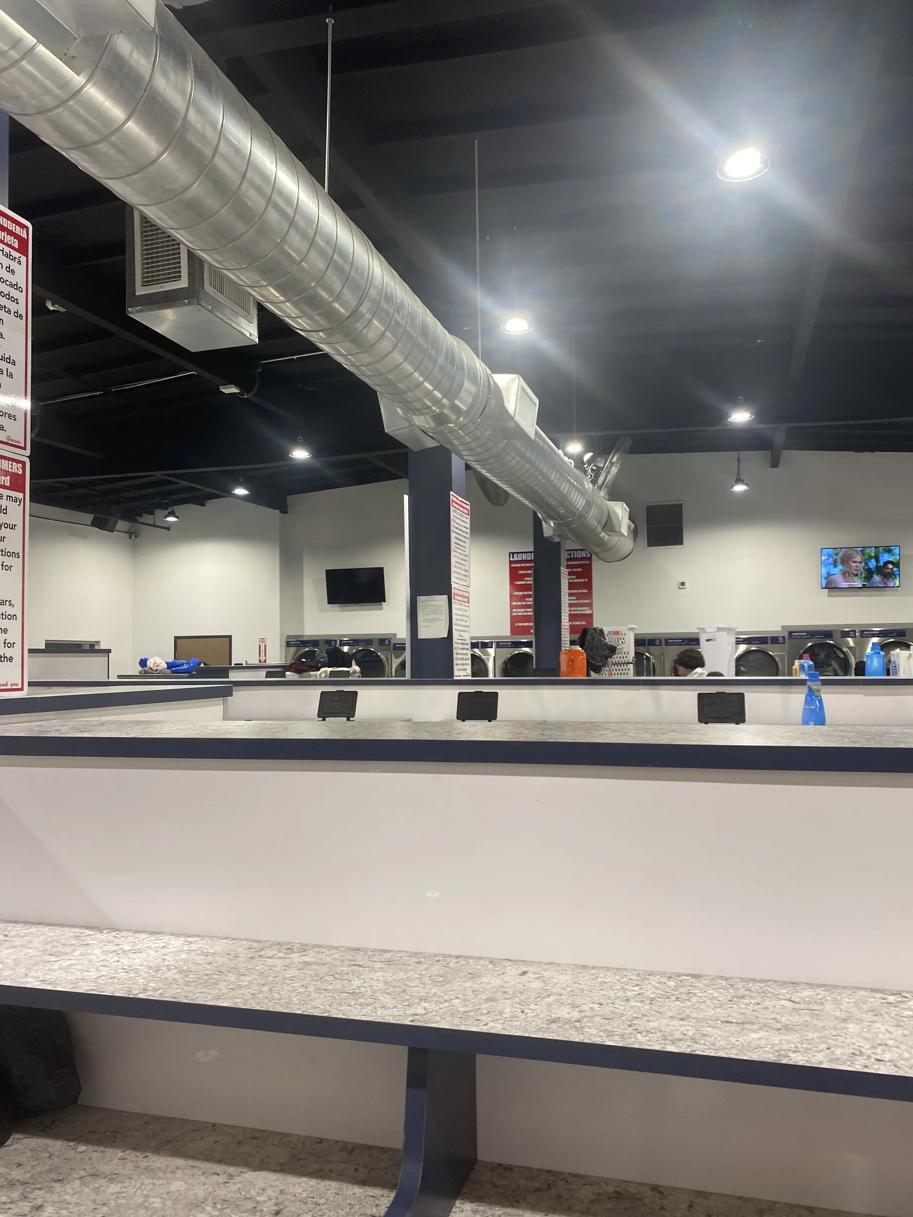 Mountain Coin Laundry/ Lavanderia thumbnail 6