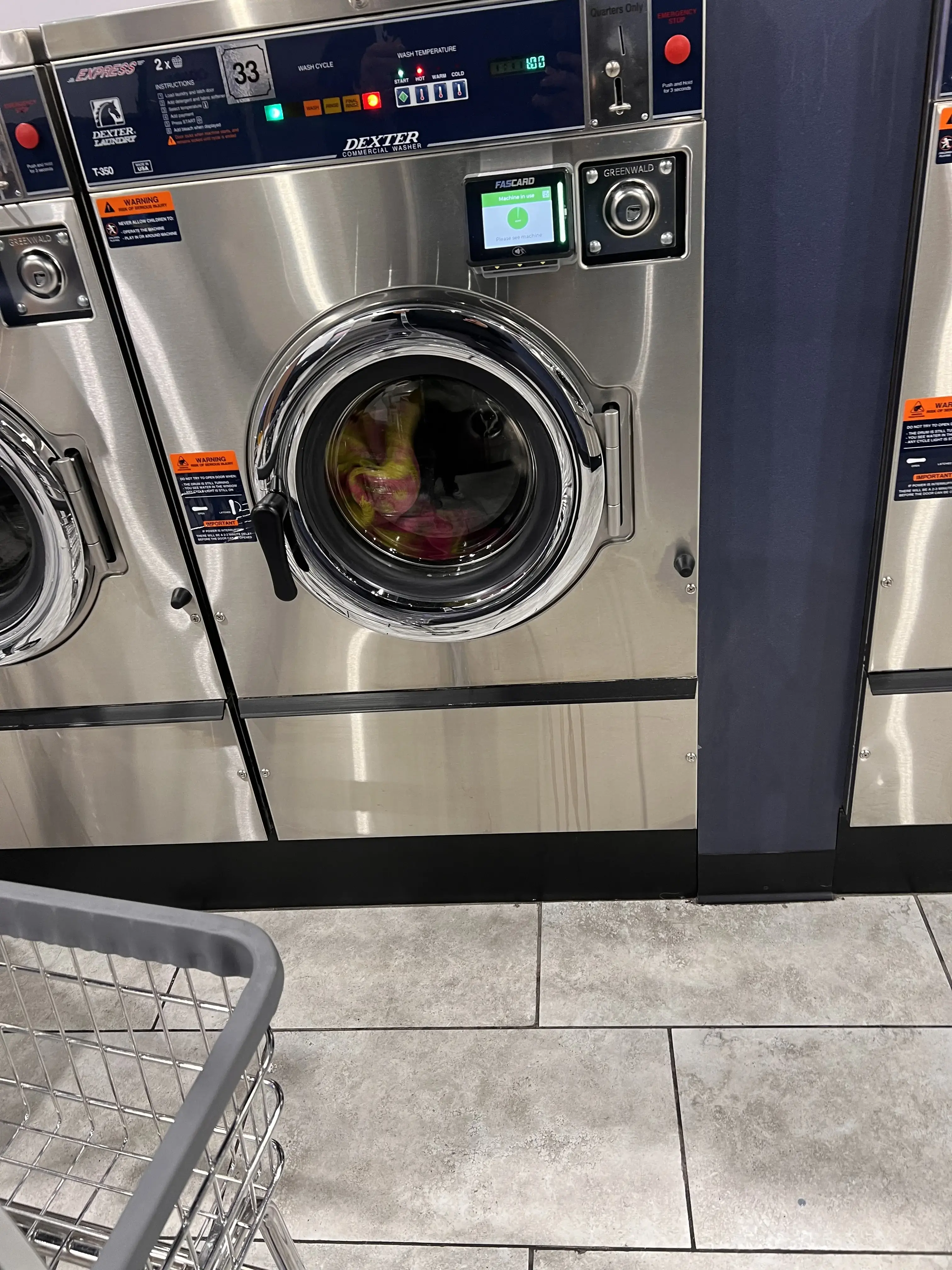 Mountain Coin Laundry/ Lavanderia - Image 3