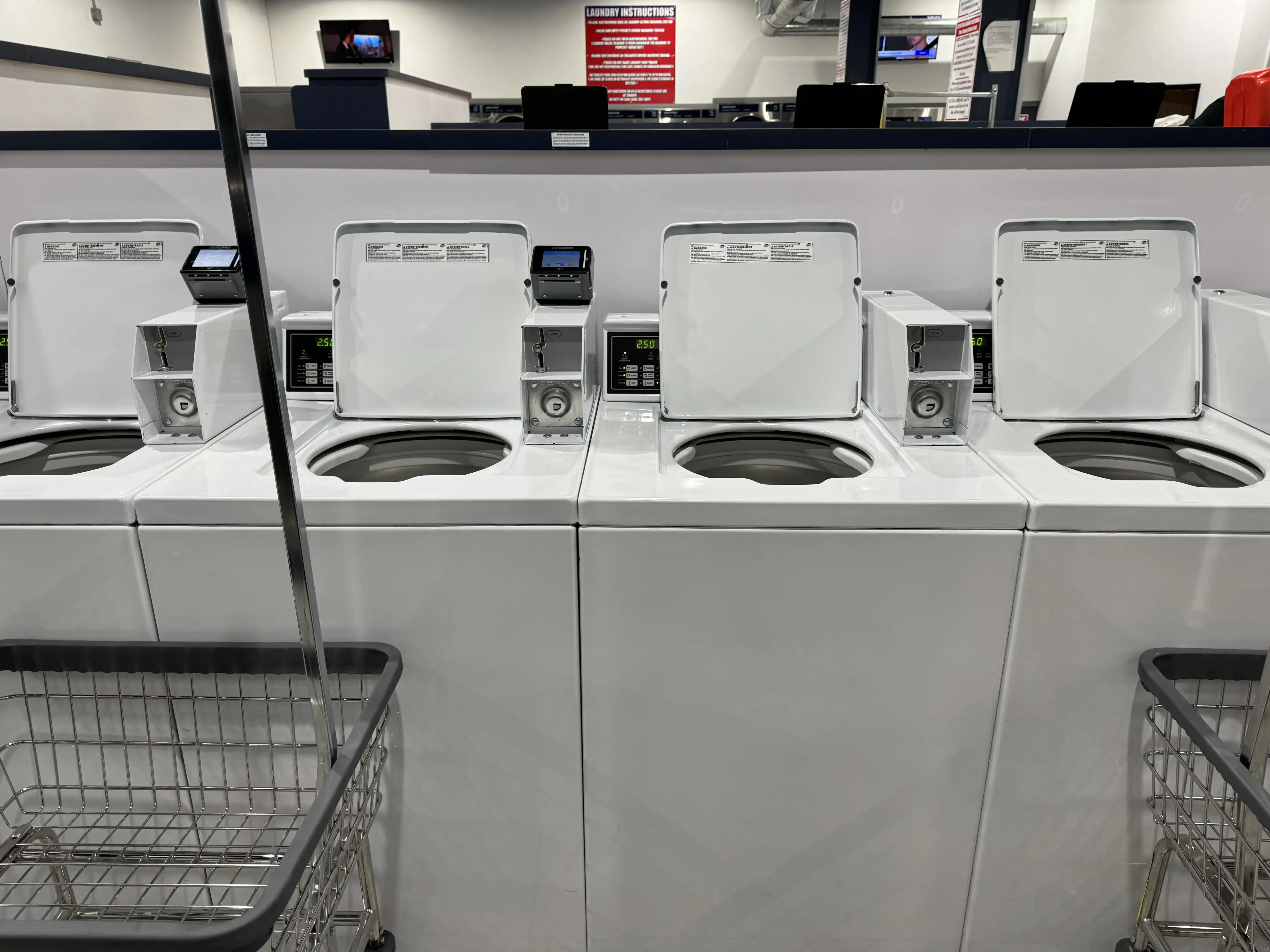 Mountain Coin Laundry/ Lavanderia thumbnail 8