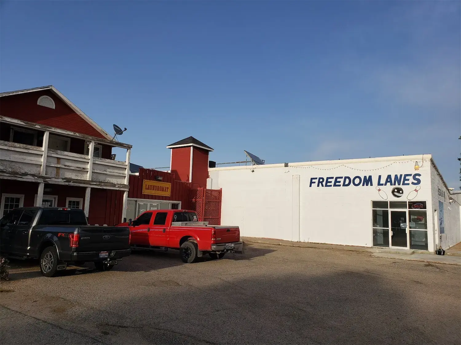 Mountain Home Laundromat - Image 6