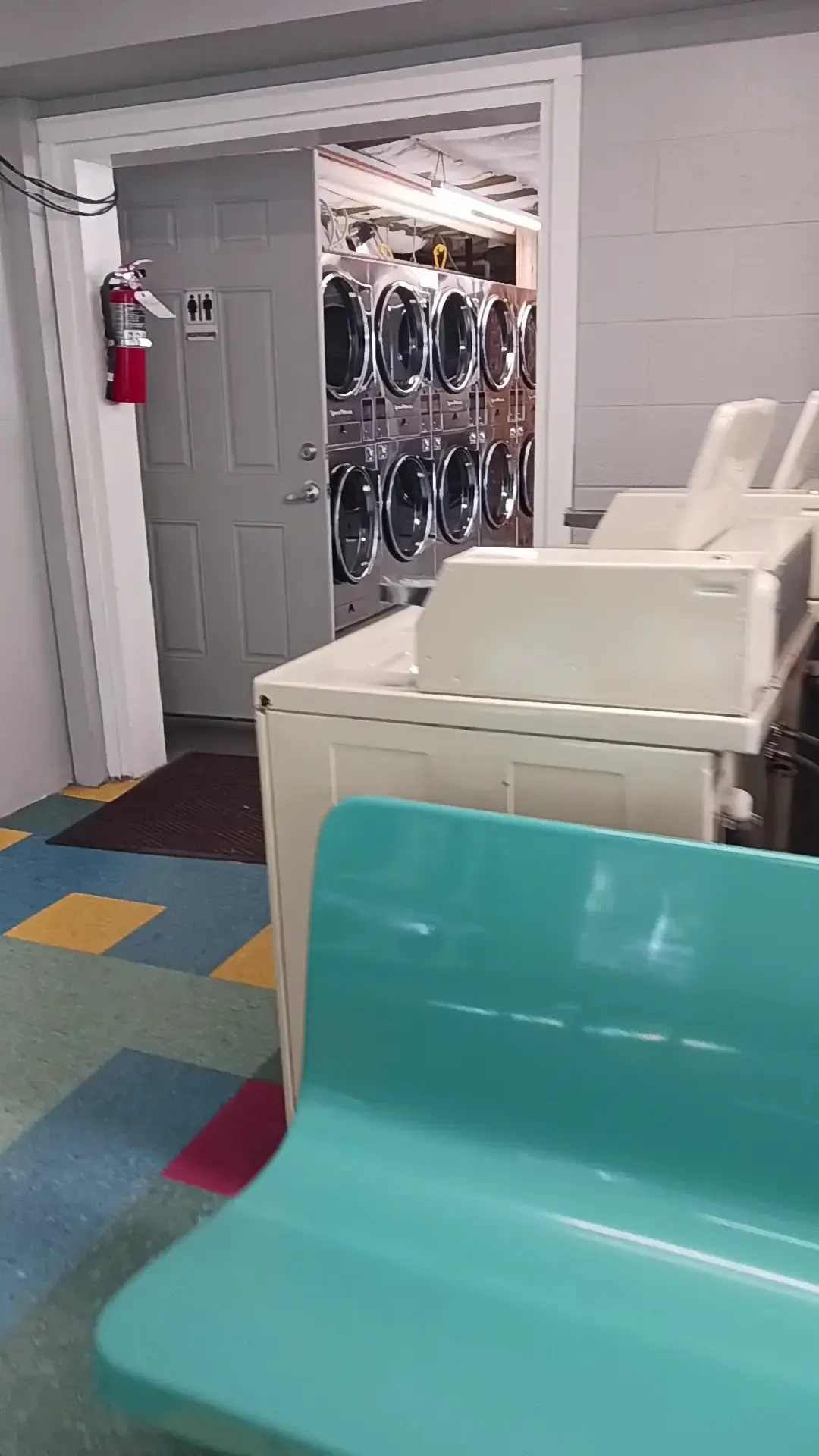 Mountain Home Laundromat thumbnail 9