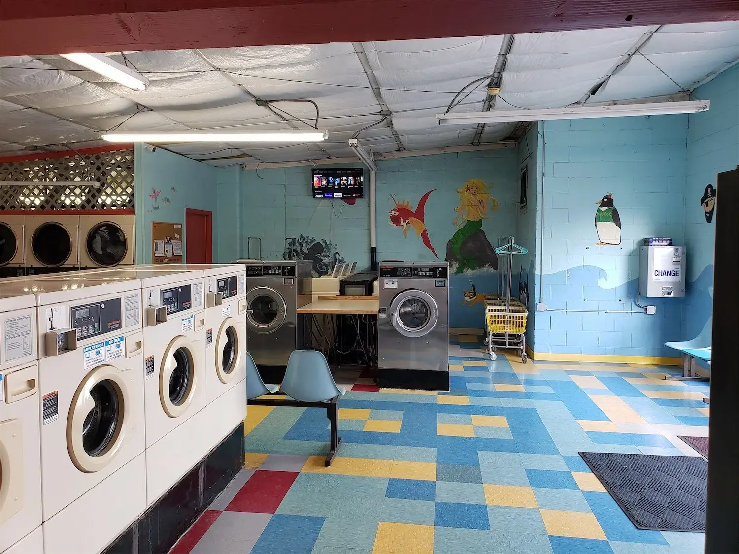 Mountain Home Laundromat - Image 18