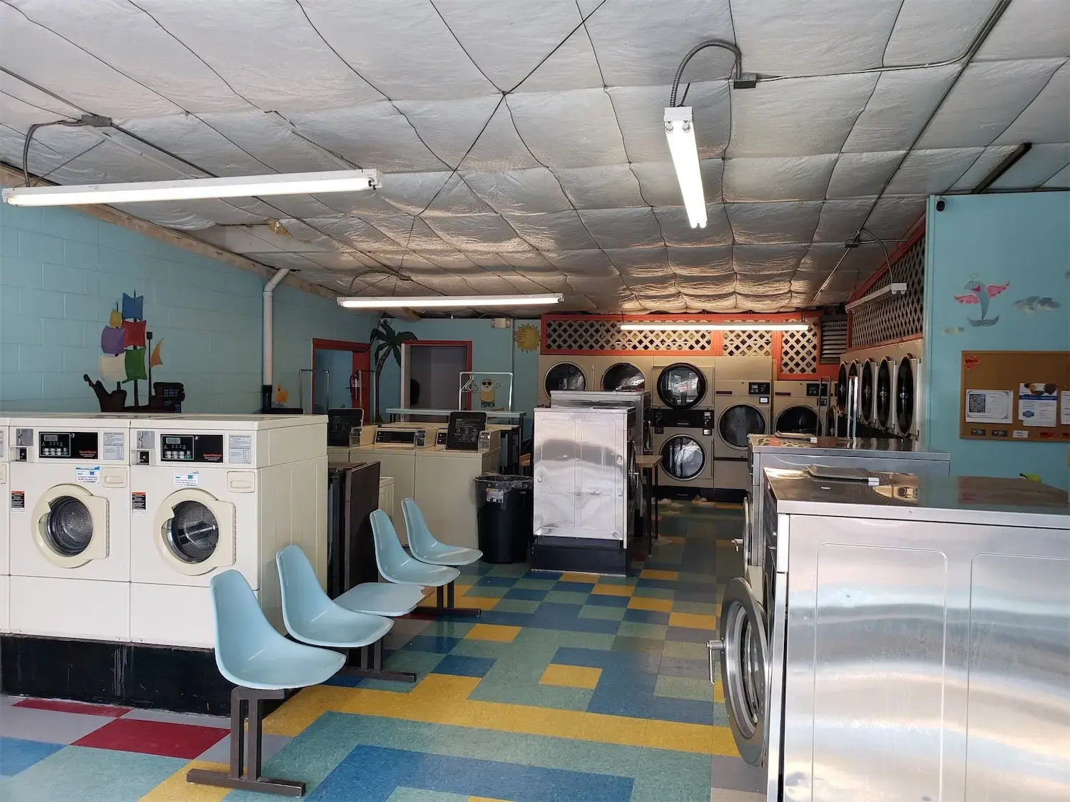 Mountain Home Laundromat - Image 17