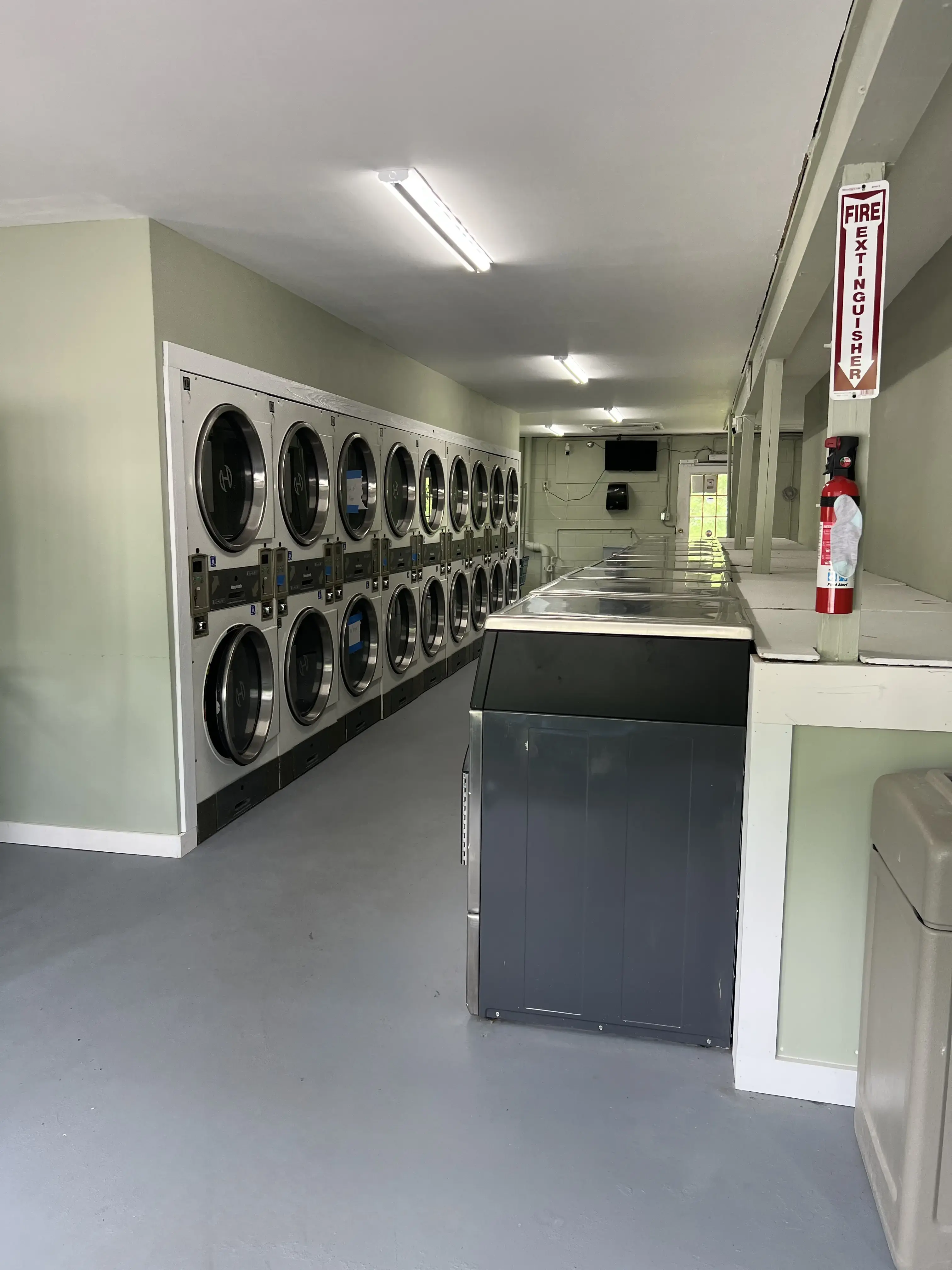 Mountain View Laundromat thumbnail 20