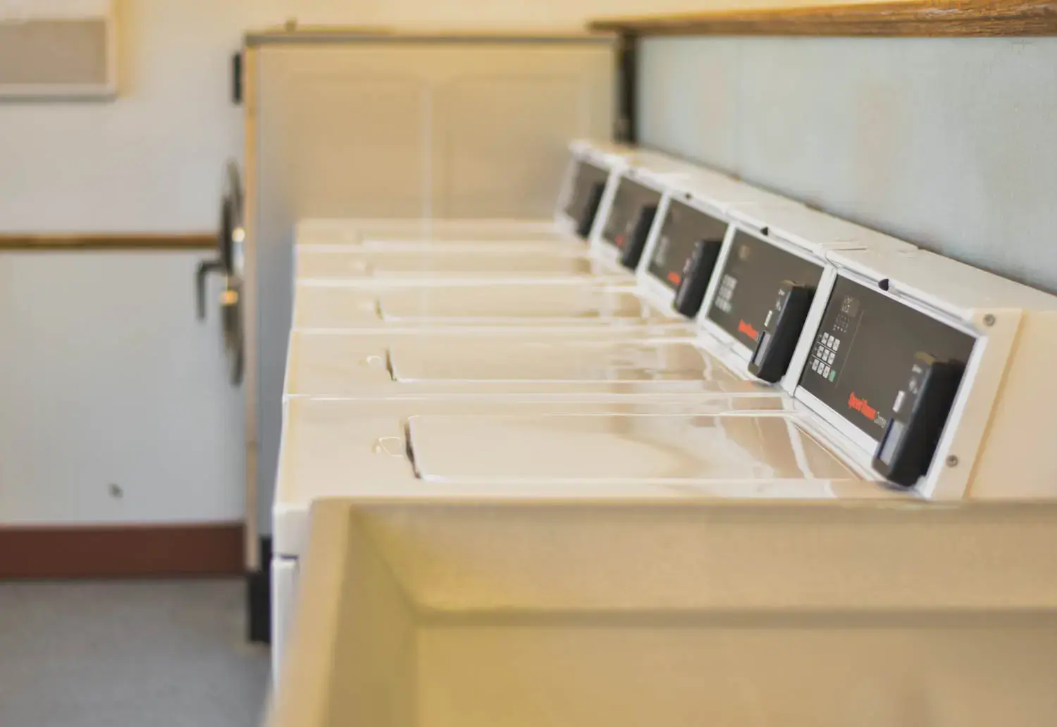 Mountair Laundry - Image 8