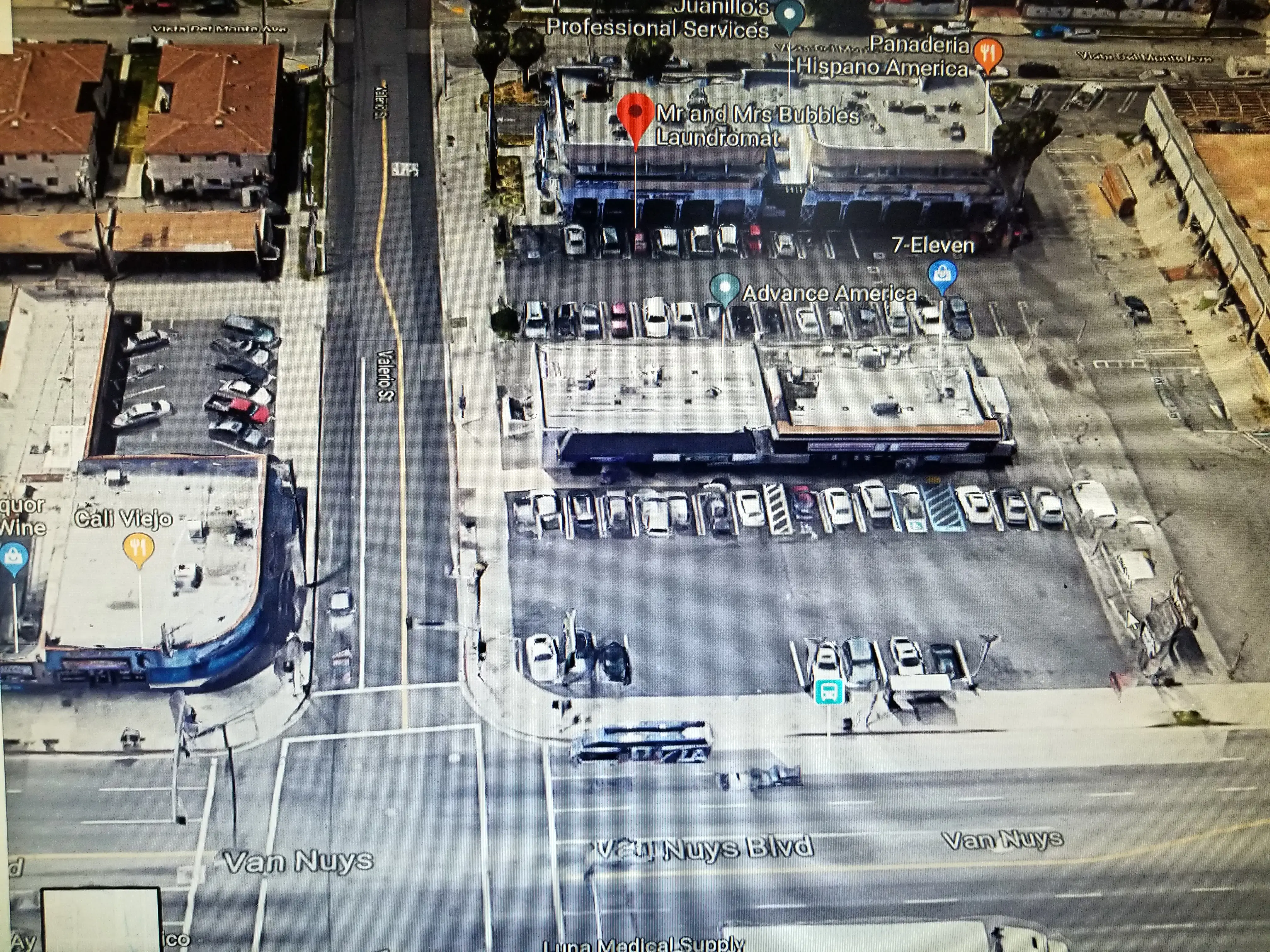 Mr and Mrs Bubbles Laundromat thumbnail 16