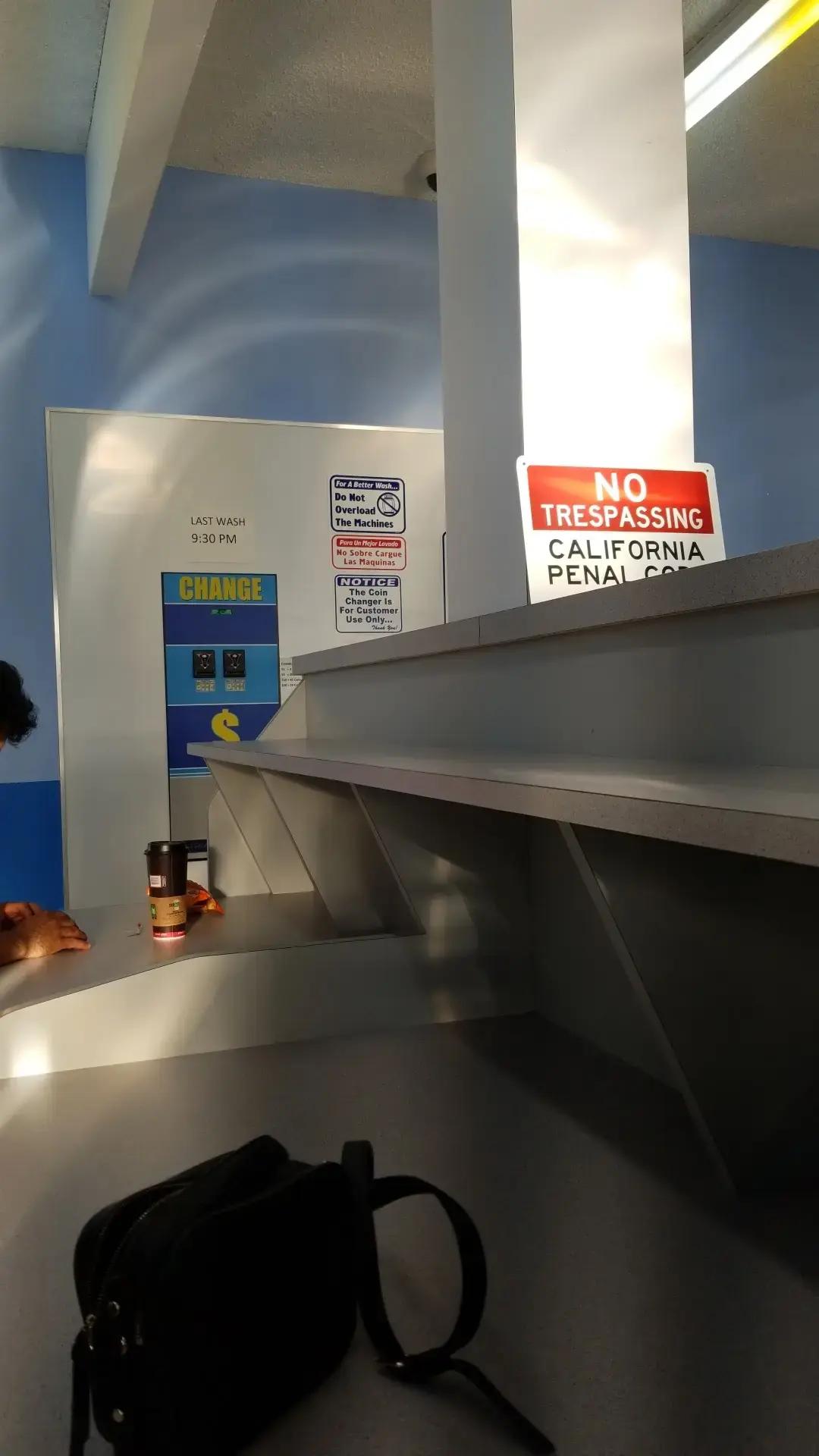 Mr and Mrs Bubbles Laundromat thumbnail 13