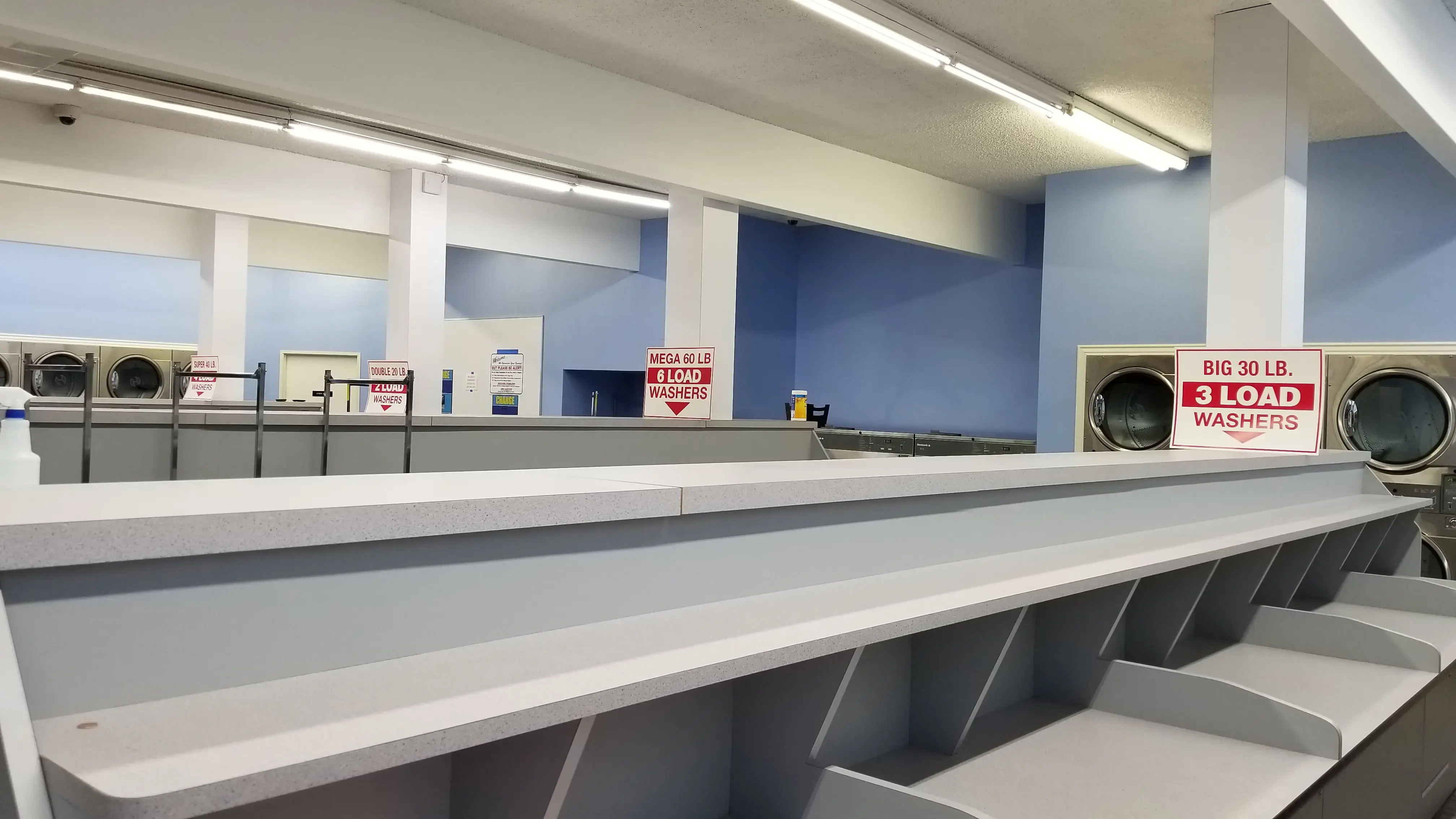 Mr and Mrs Bubbles Laundromat thumbnail 4