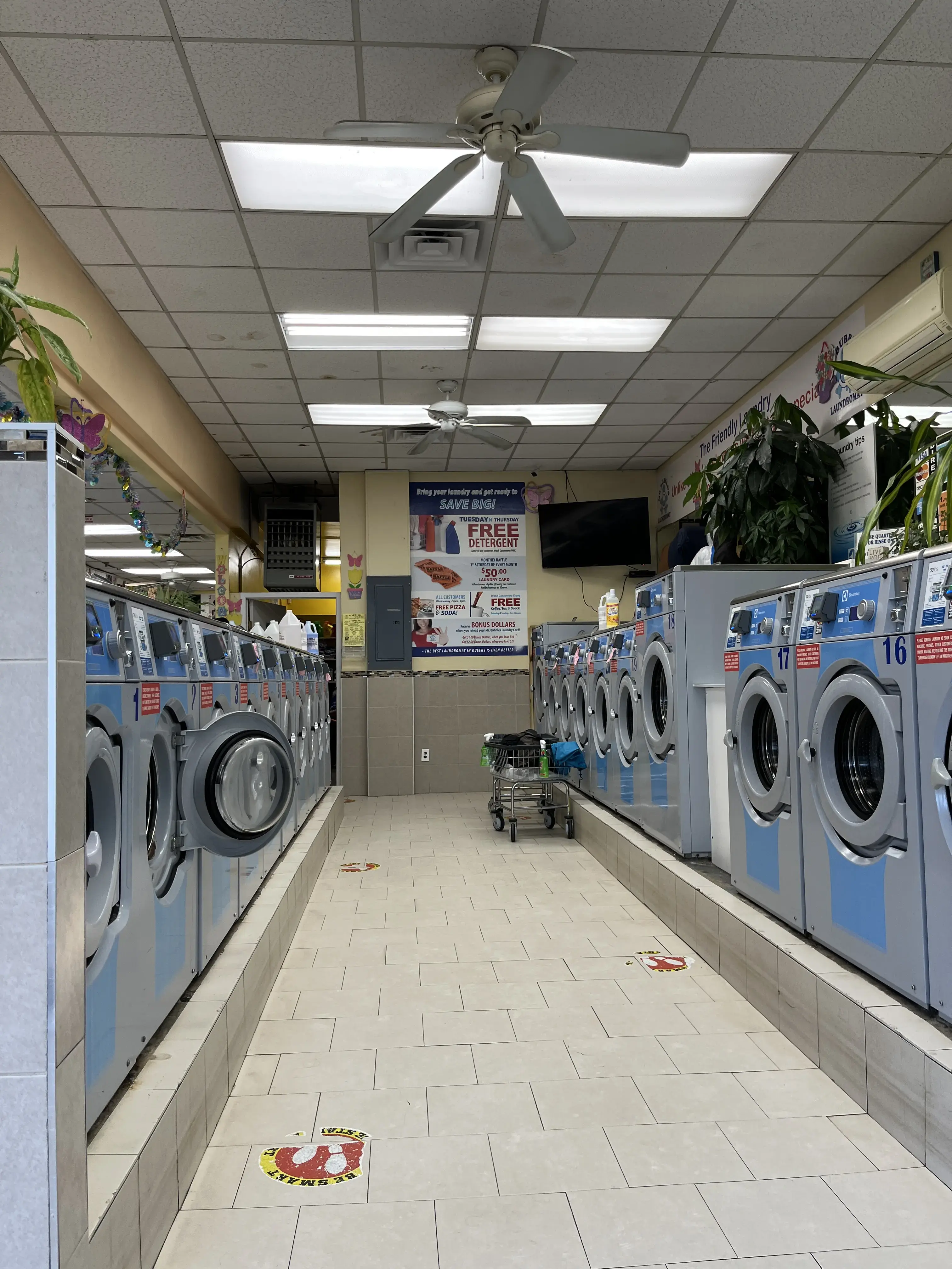 Mr. Bubbles Laundromat thumbnail 2
