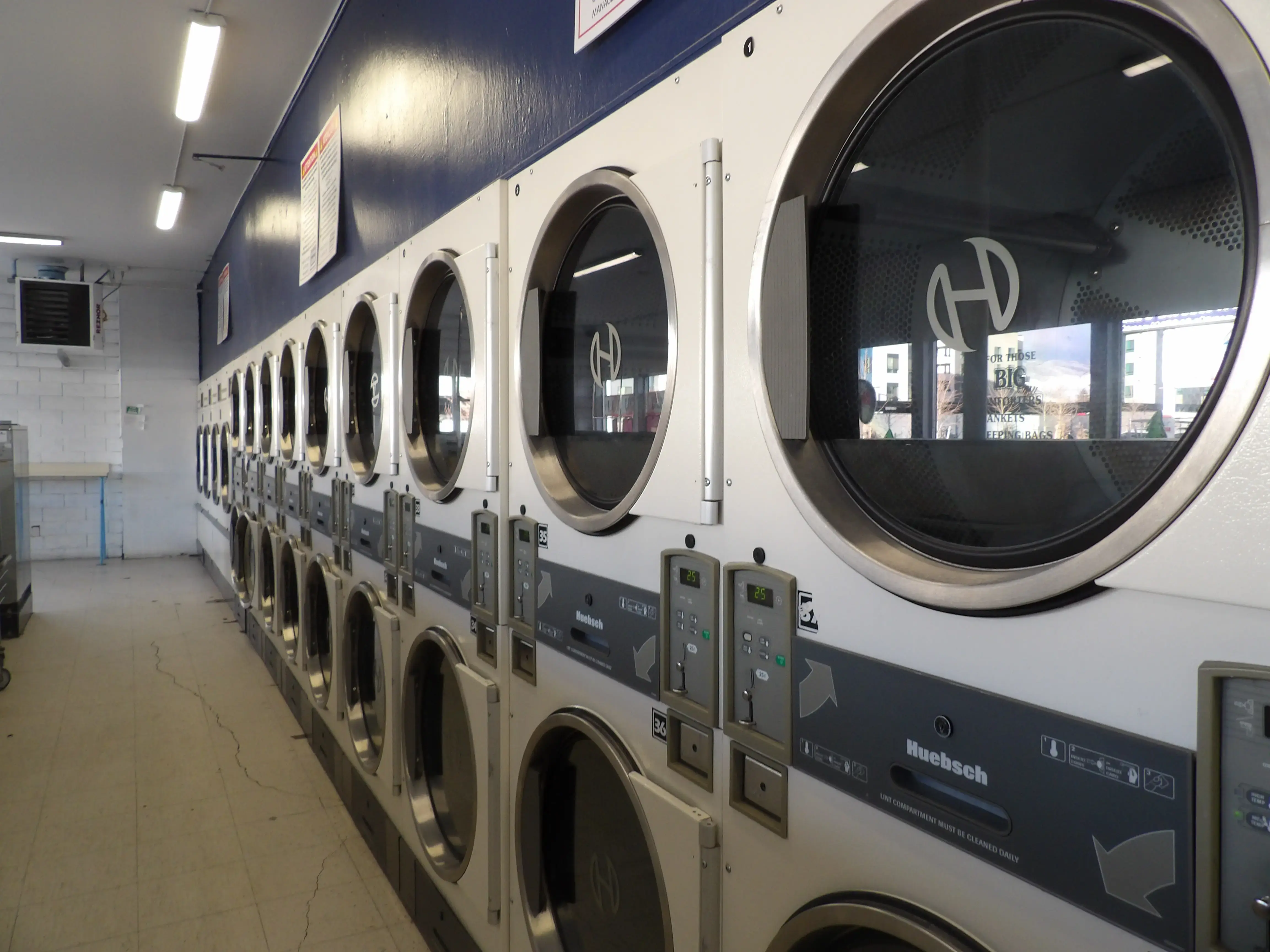 Mr. Bubbles Laundromat Grove - Image 14