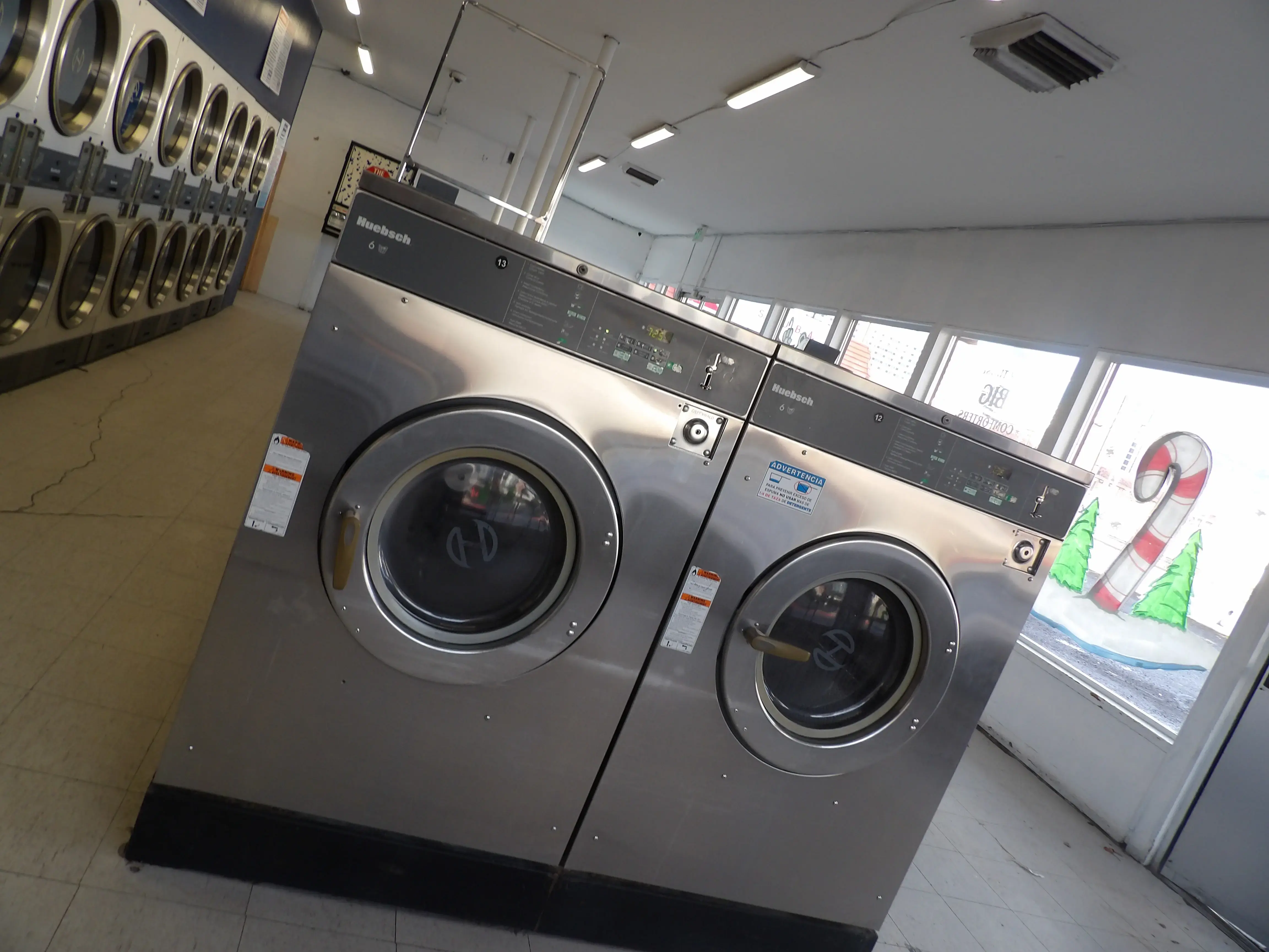 Mr. Bubbles Laundromat Grove - Image 13