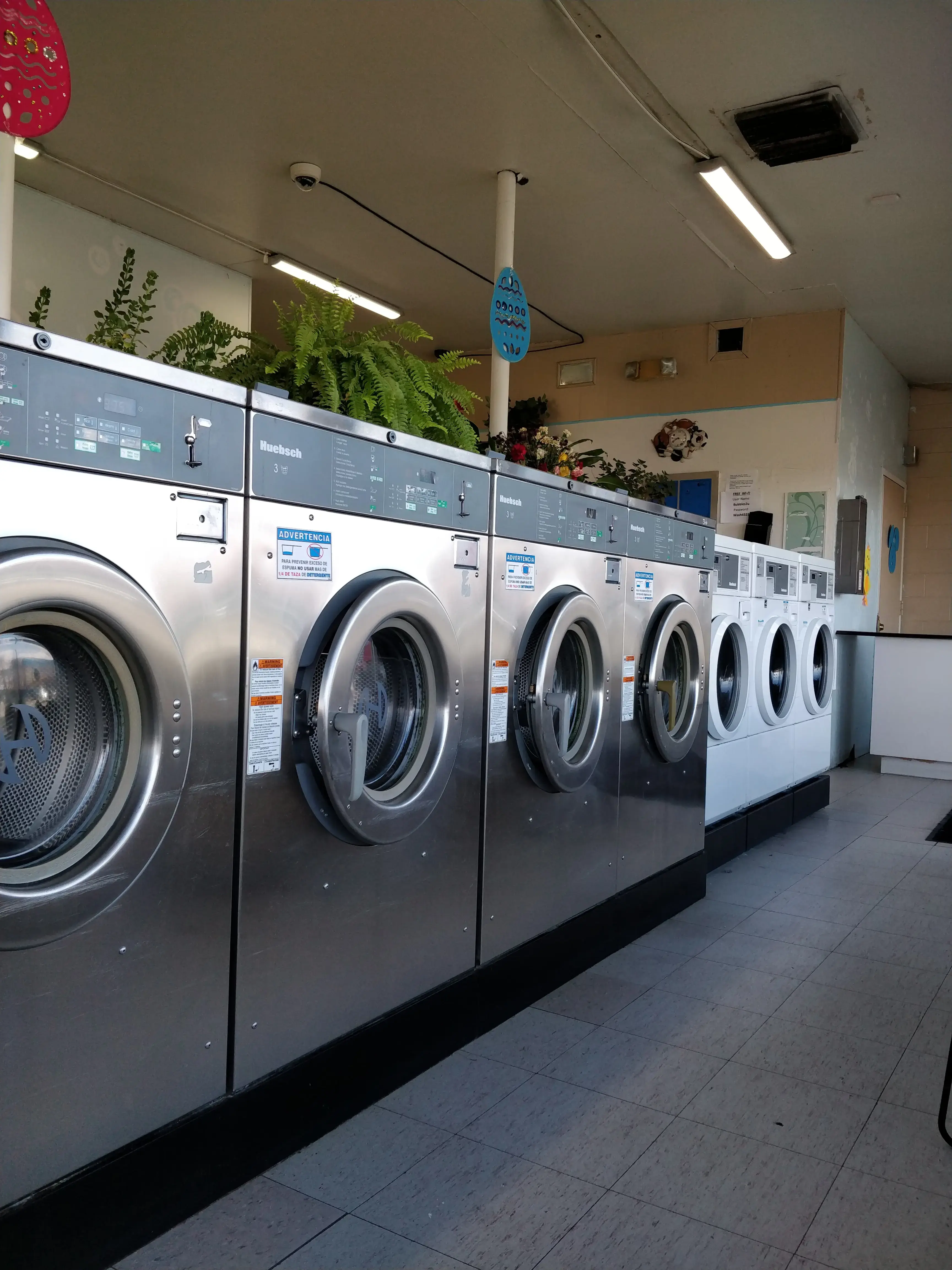 Mr. Bubbles Laundromat Grove - Image 18