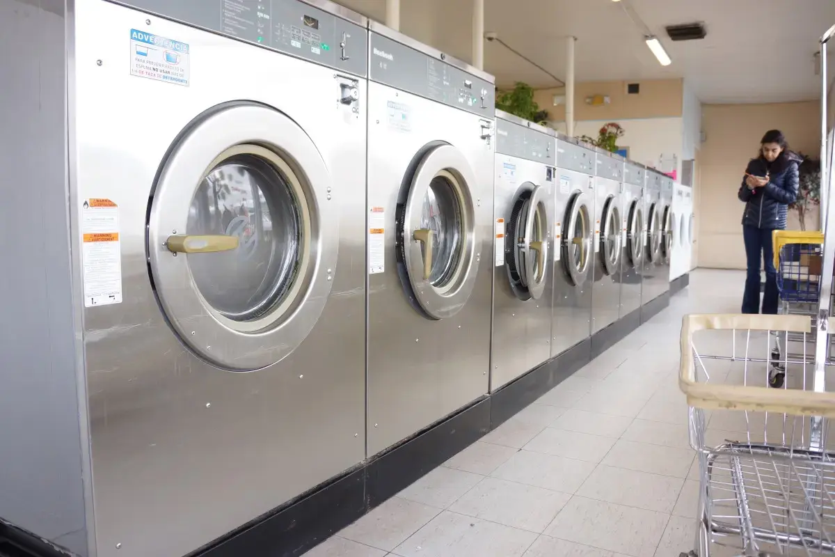 Mr. Bubbles Laundromat Grove thumbnail 19