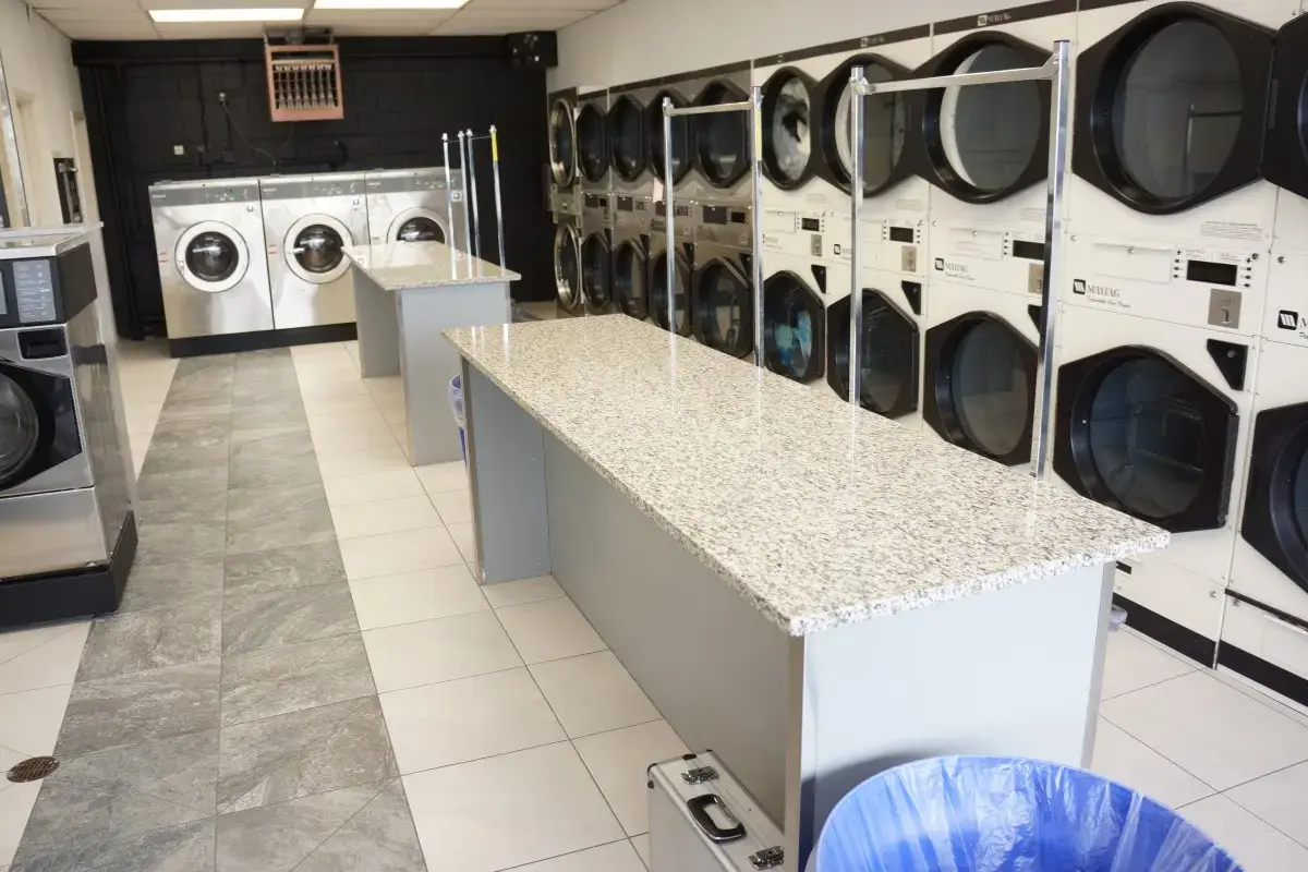 Mr. Bubbles Laundromat Kietzke thumbnail 9
