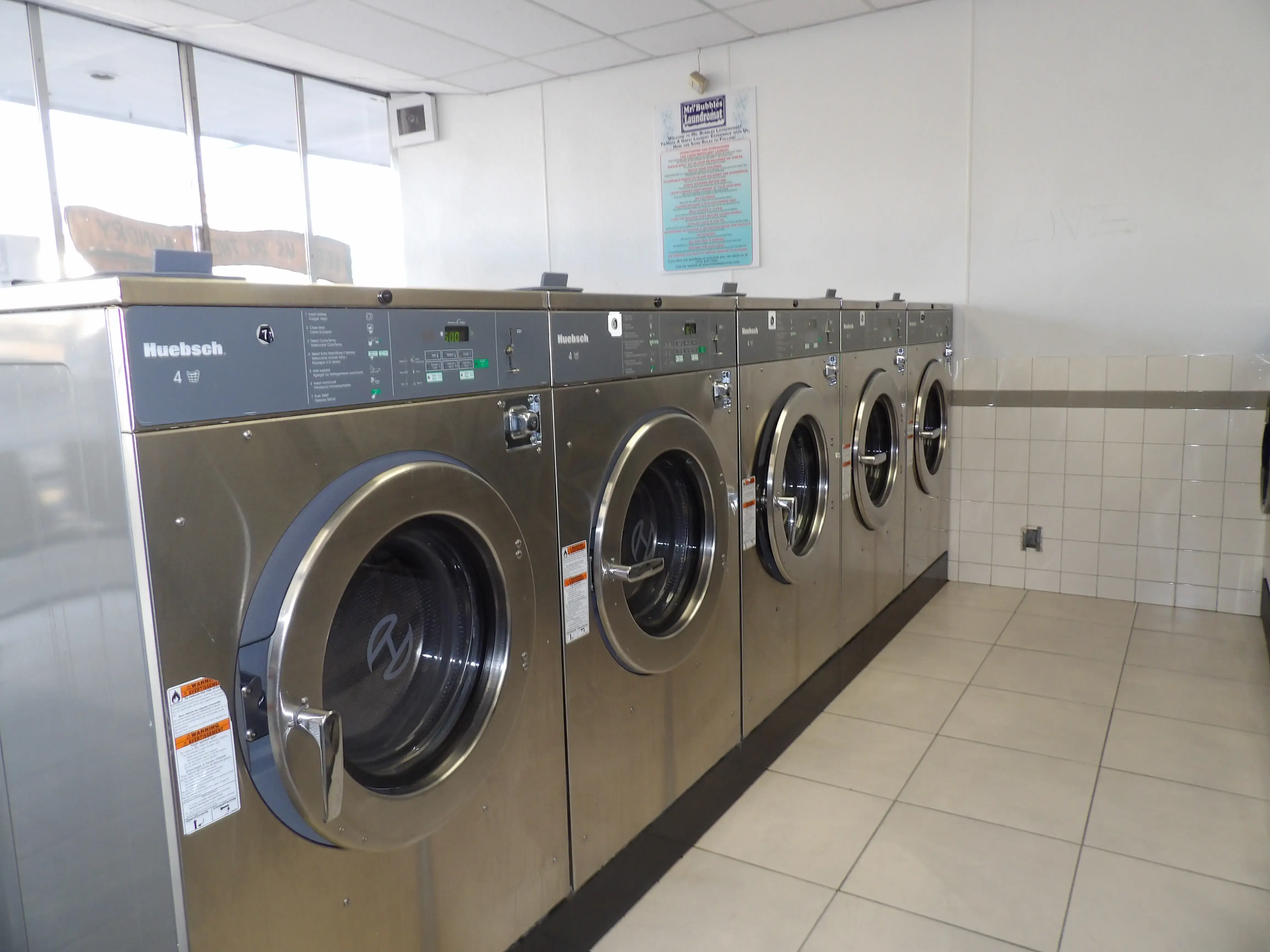 Mr. Bubbles Laundromat Kietzke thumbnail 15