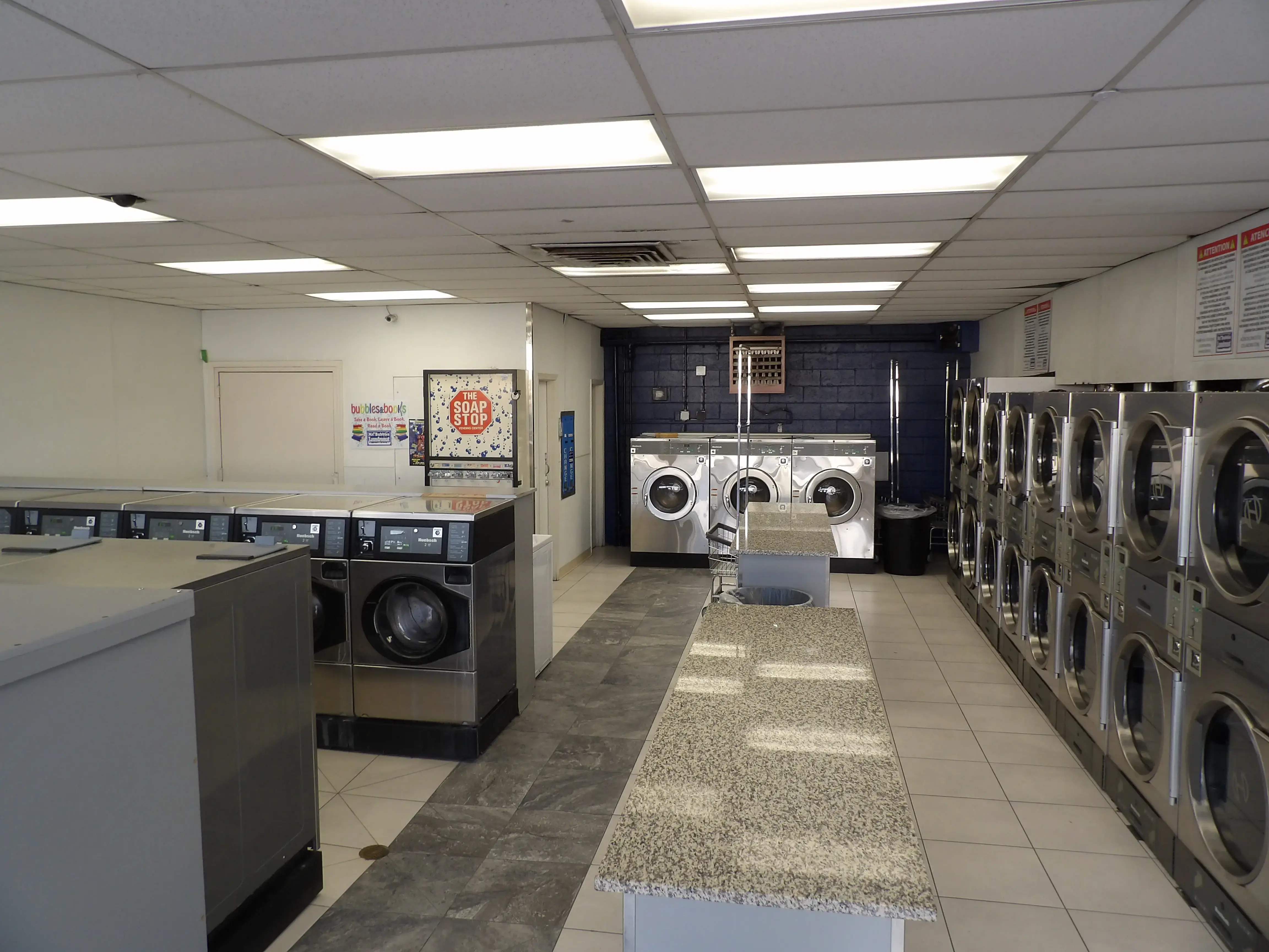 Mr. Bubbles Laundromat Kietzke thumbnail 3