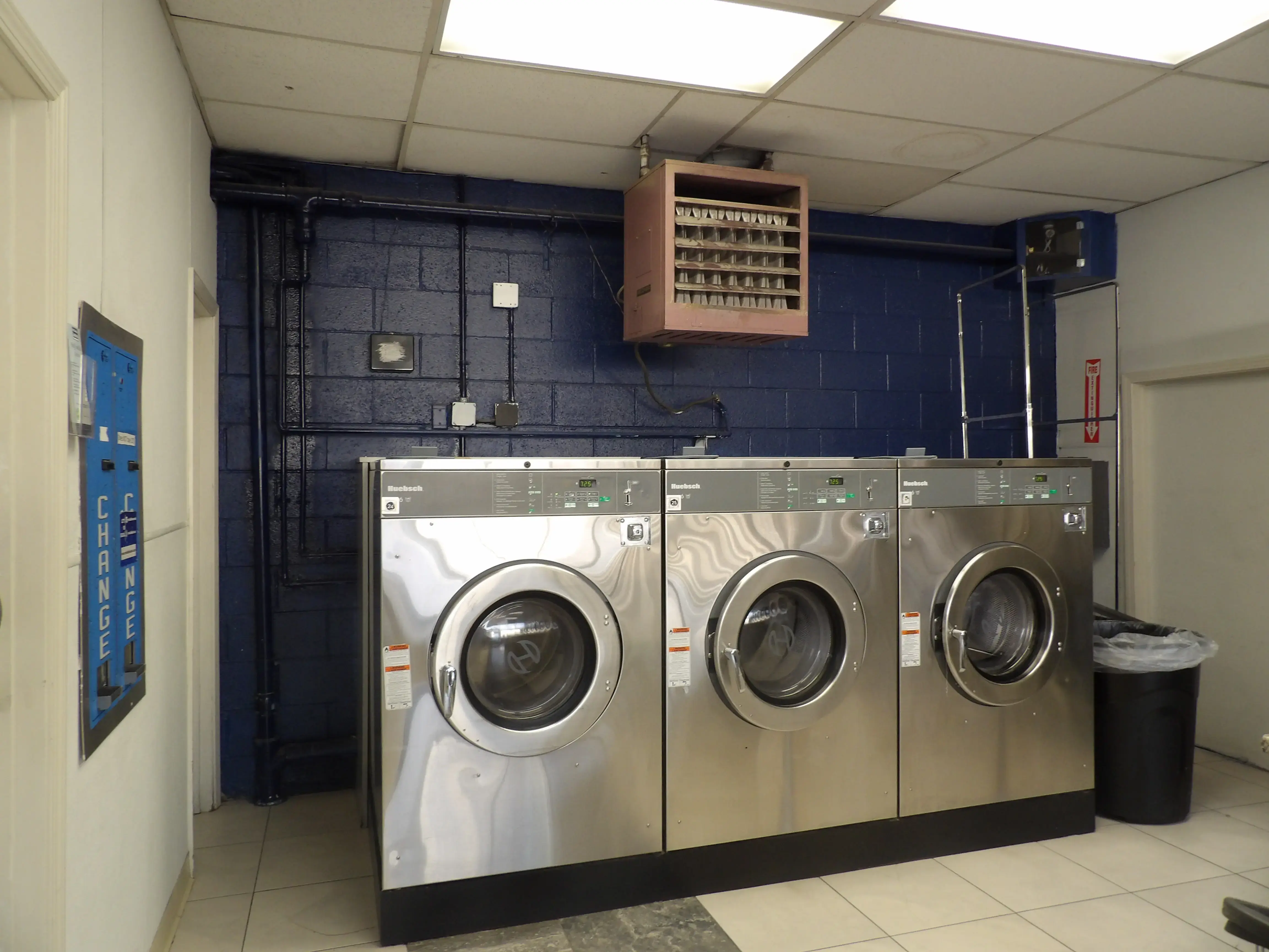 Mr. Bubbles Laundromat Kietzke thumbnail 13