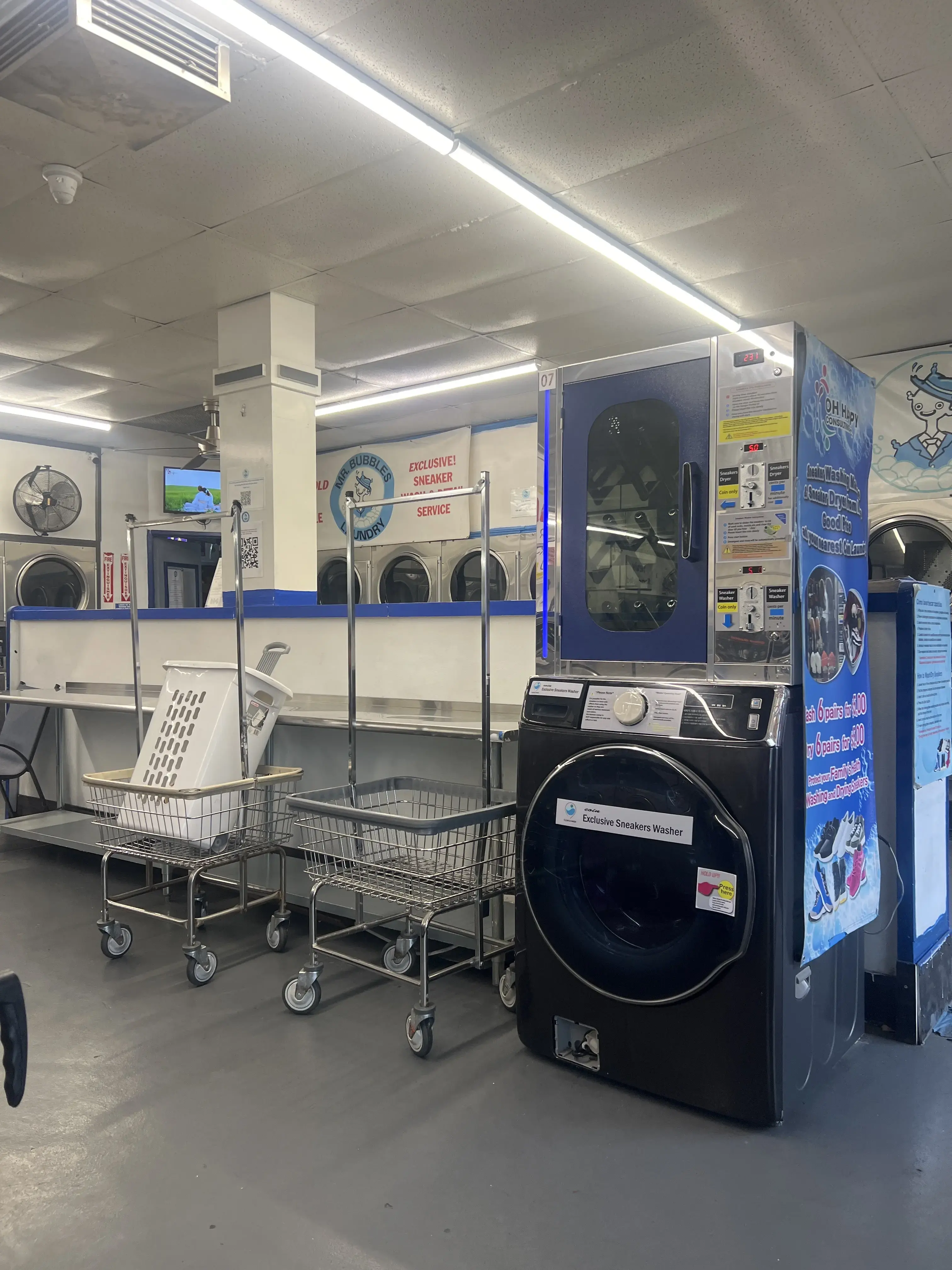 Mr. Bubbles Laundromat - Image 20