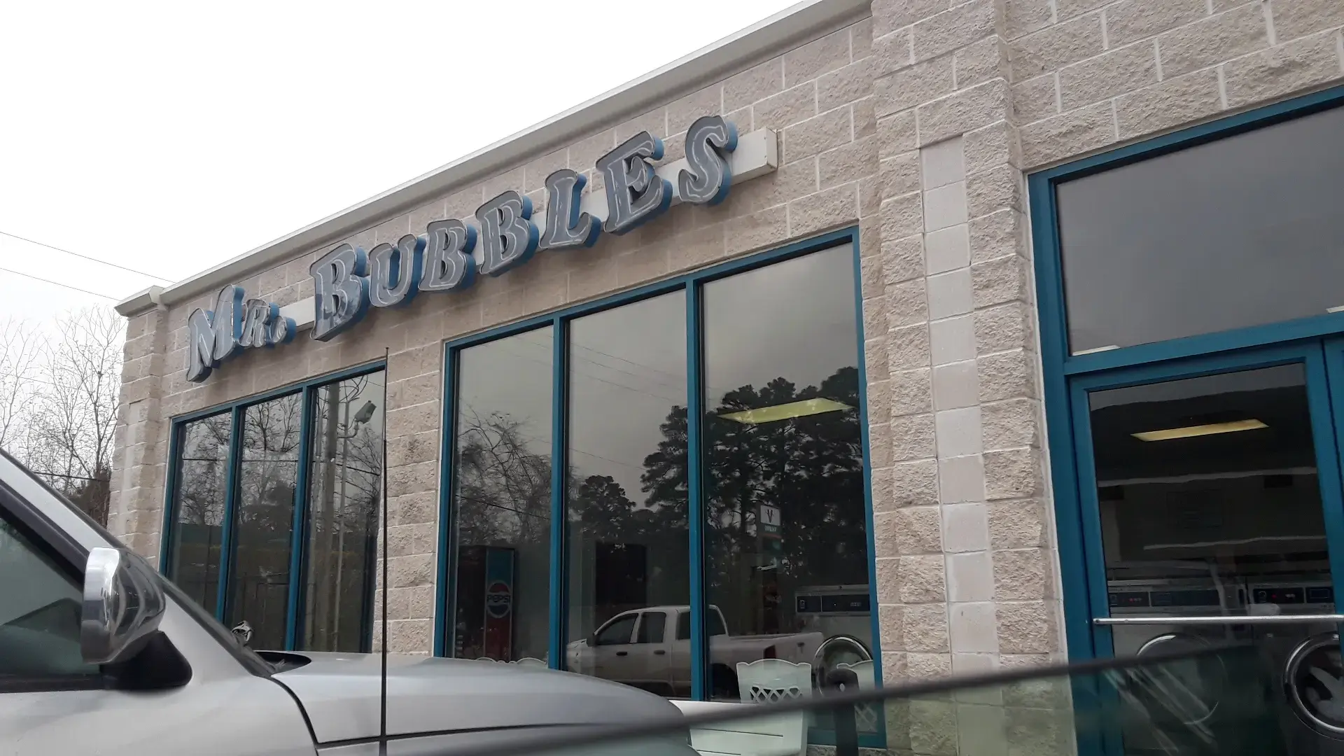 Mr. Bubbles Laundrymat - Image 7