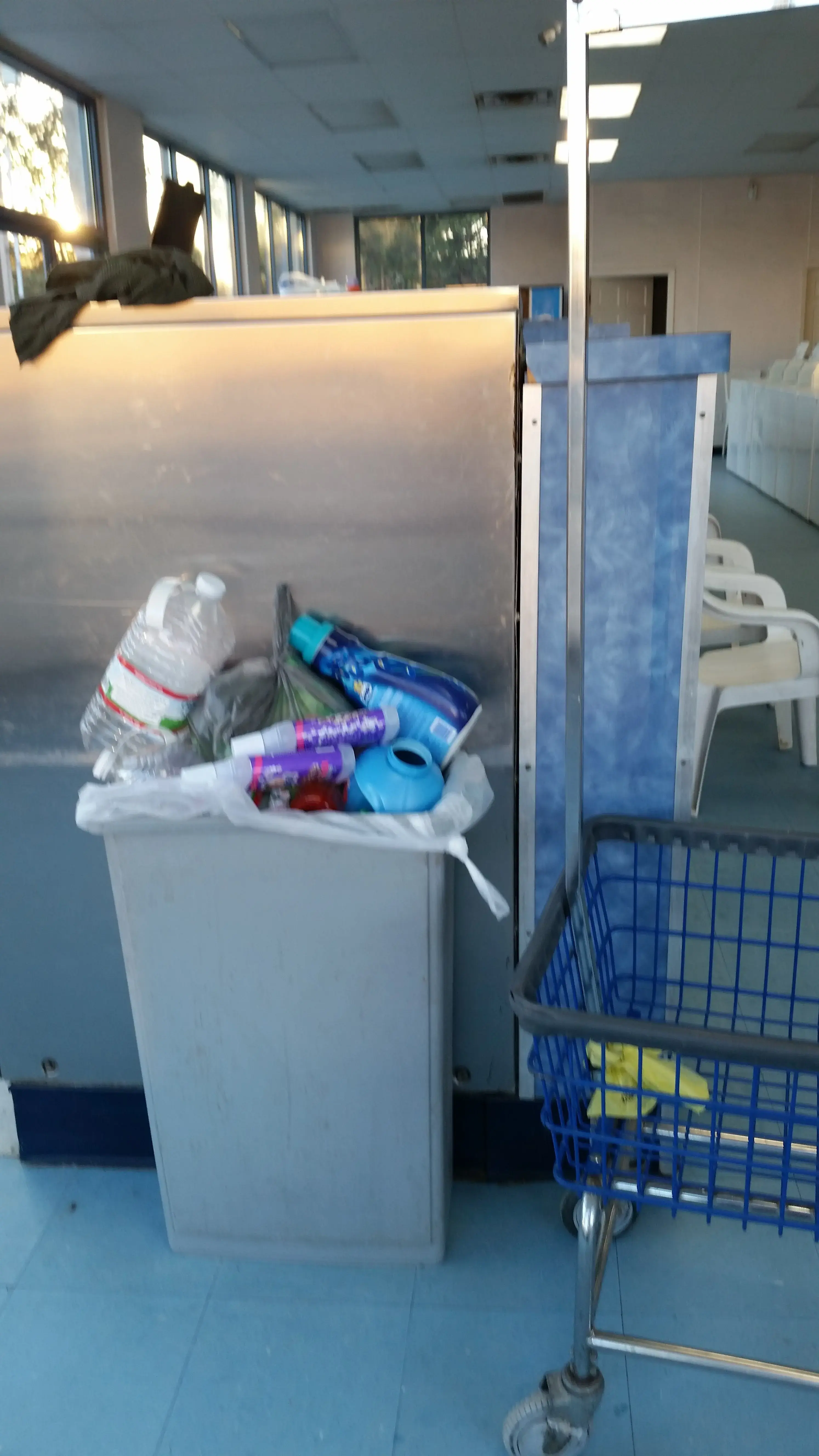 Mr. Bubbles Laundrymat thumbnail 8