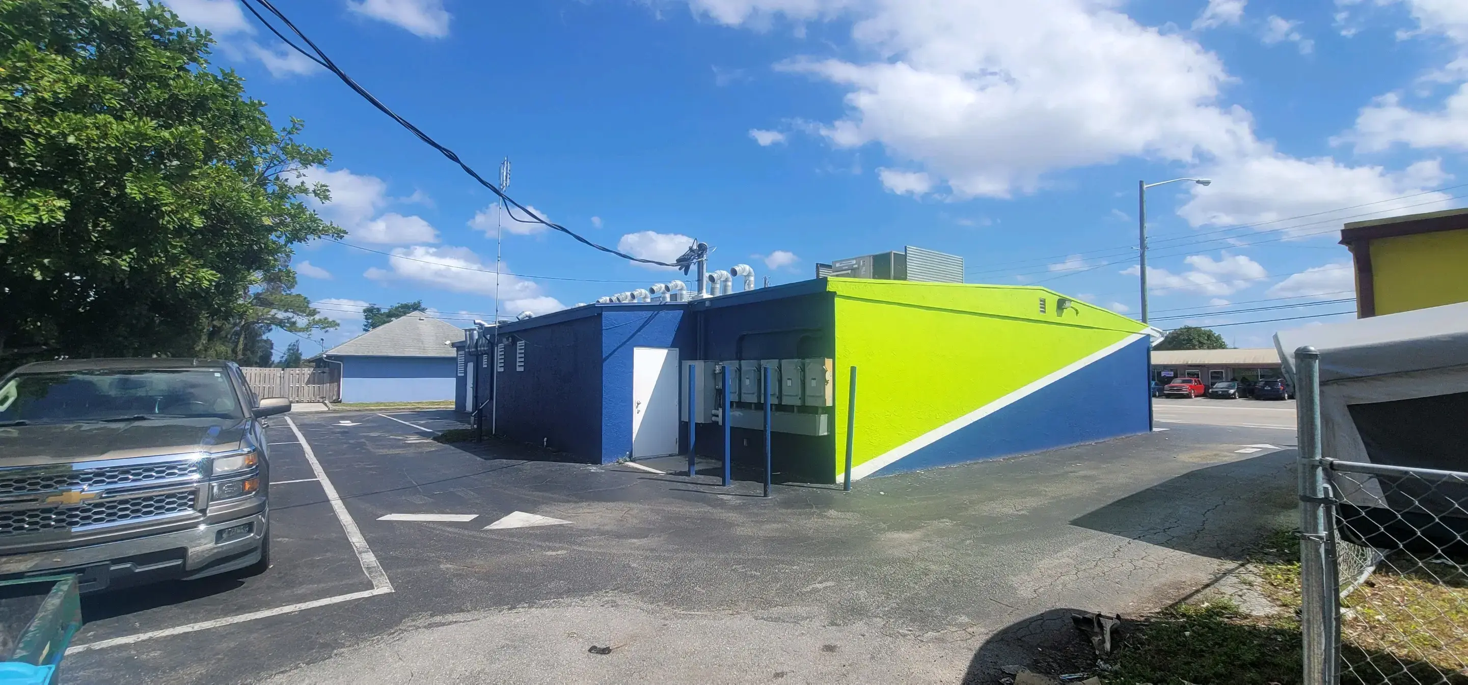 Mr. Clean Laundry & Services thumbnail 3