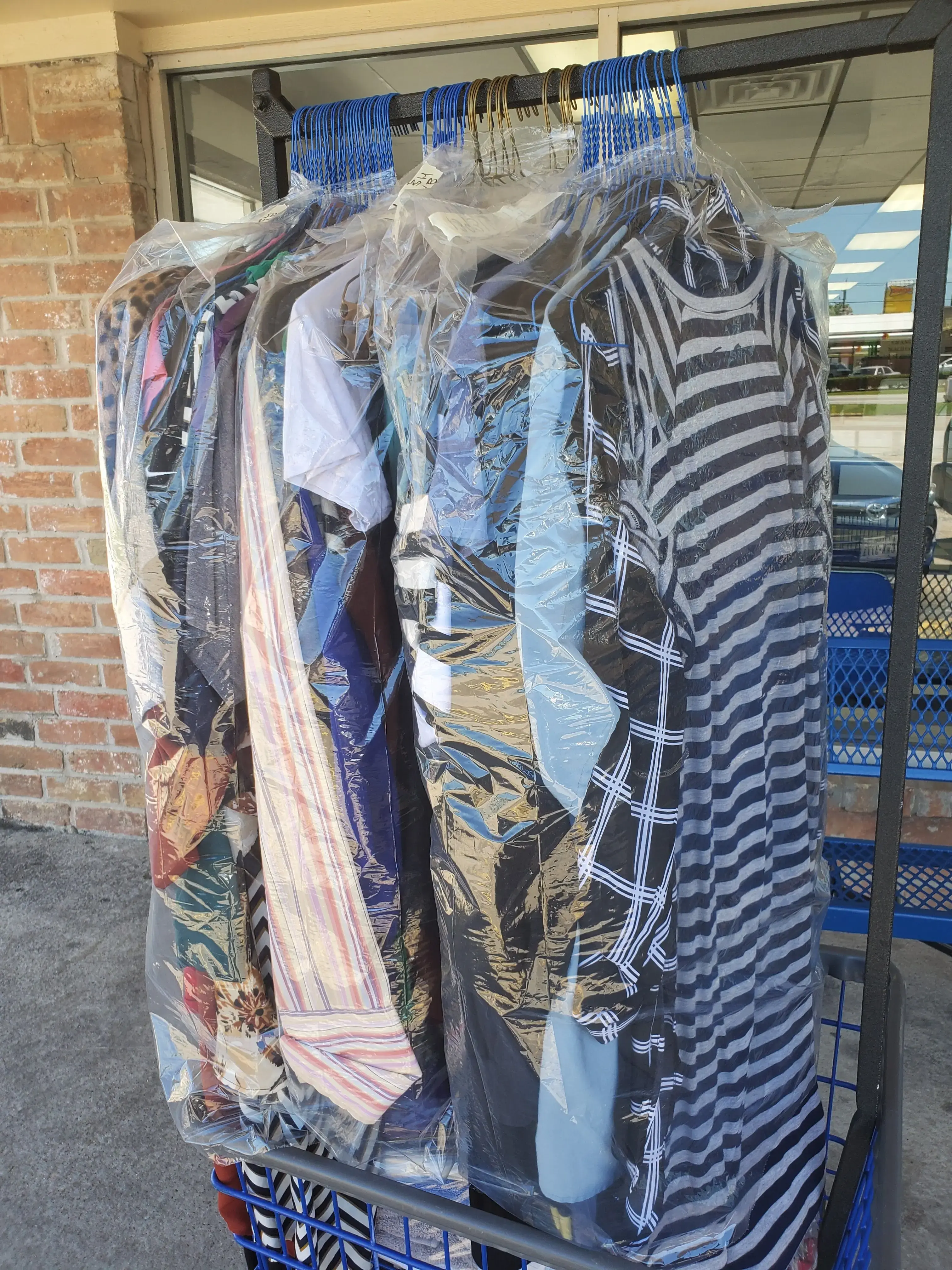 Mr. Clean Washateria & Laundromat - Image 12