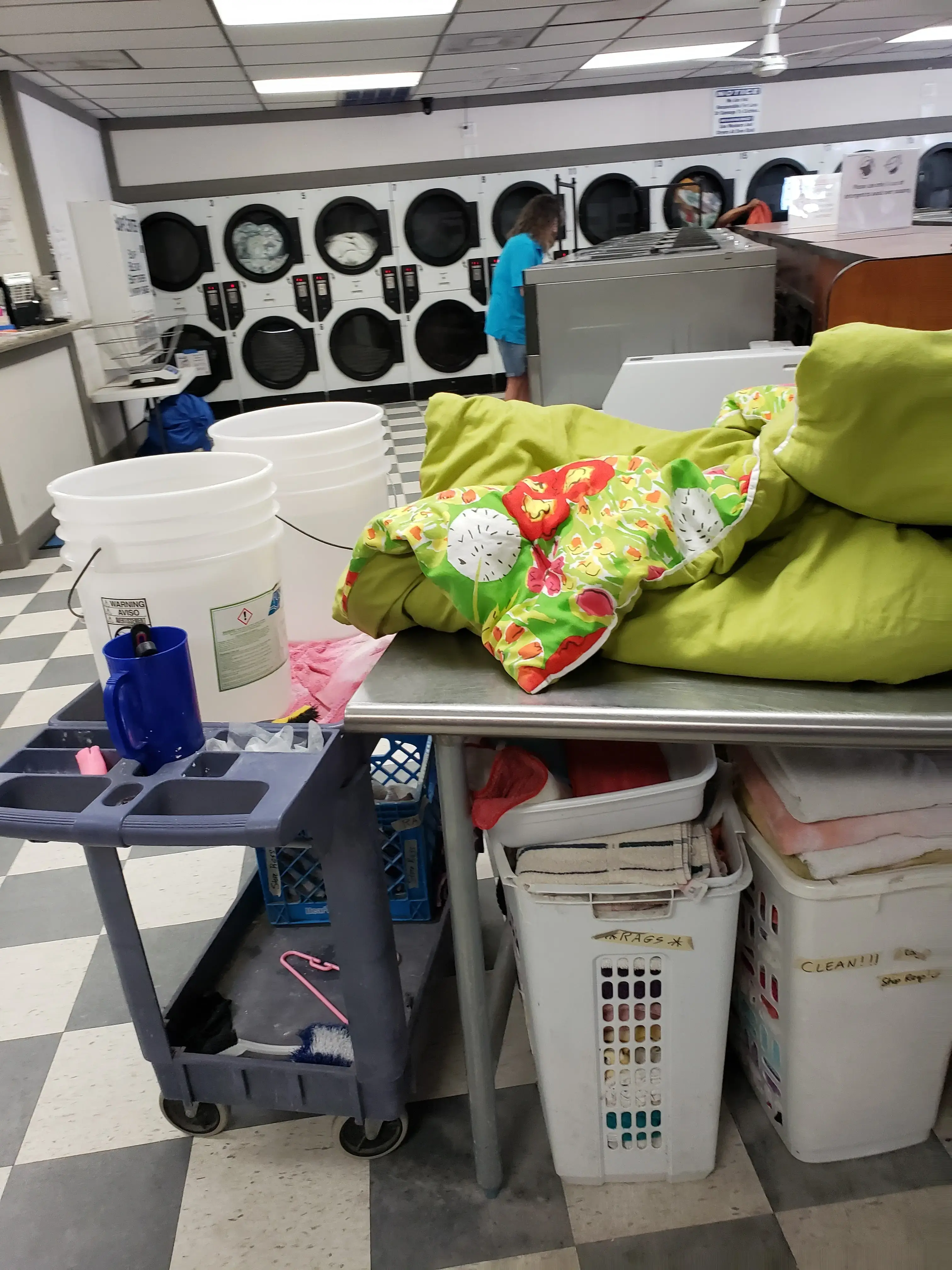 Mr. Clean Washateria & Laundromat - Image 9