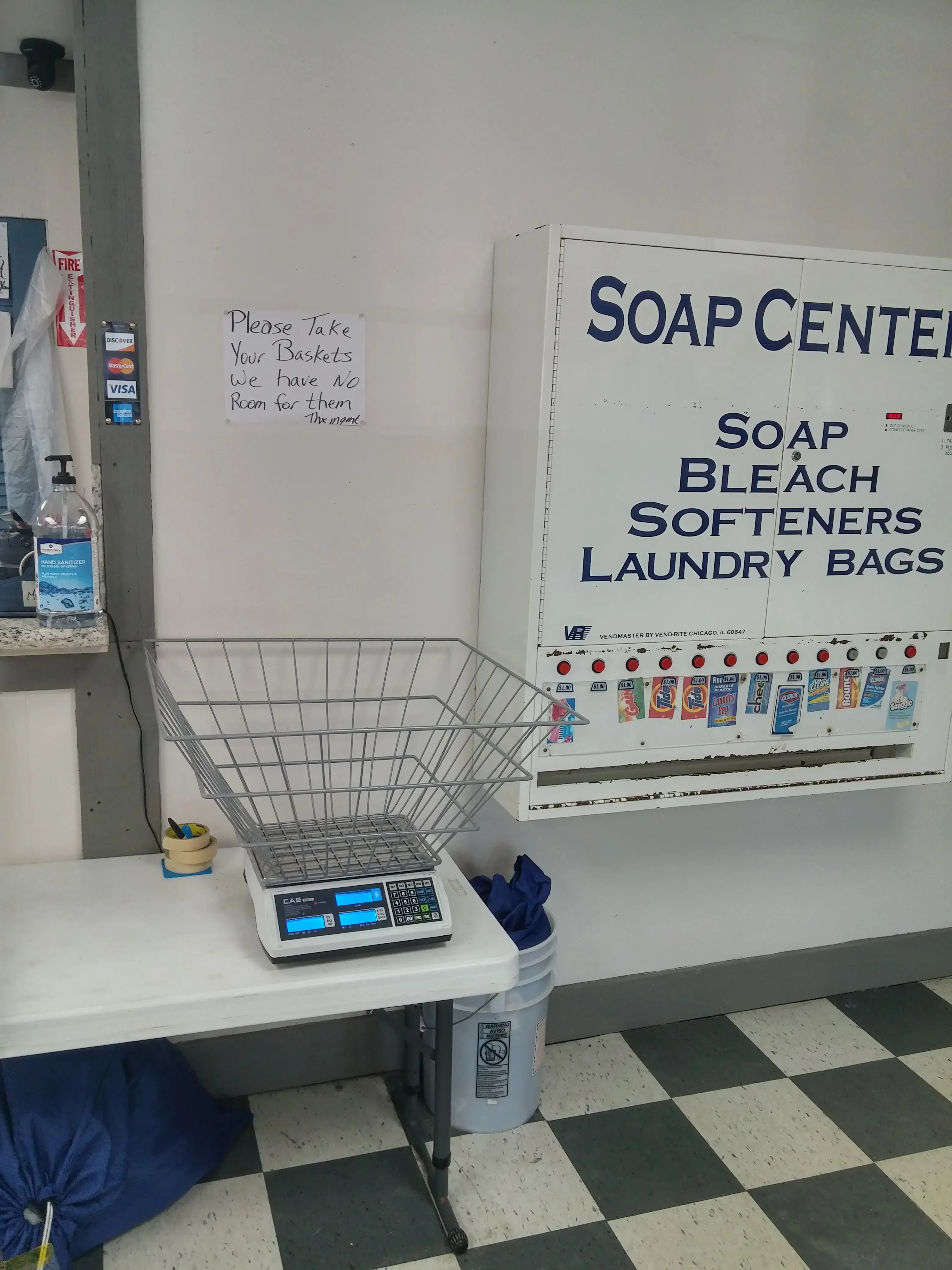 Mr. Clean Washateria & Laundromat thumbnail 11